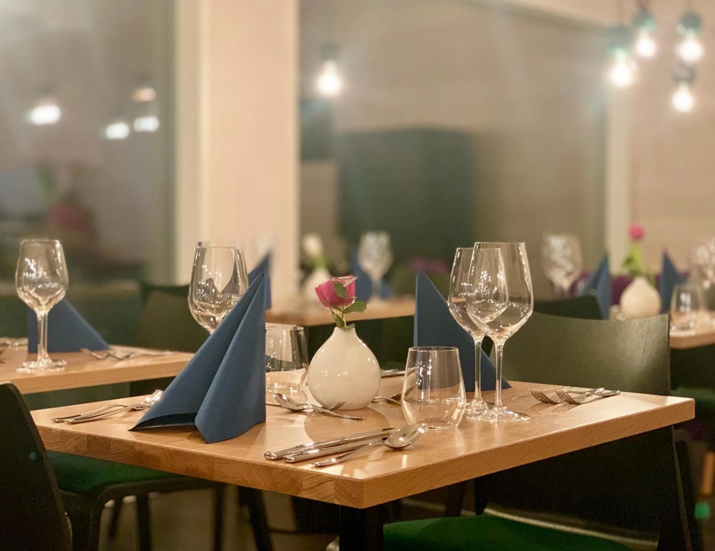 Restaurant/places to eat in Arctic Skylight Lodge