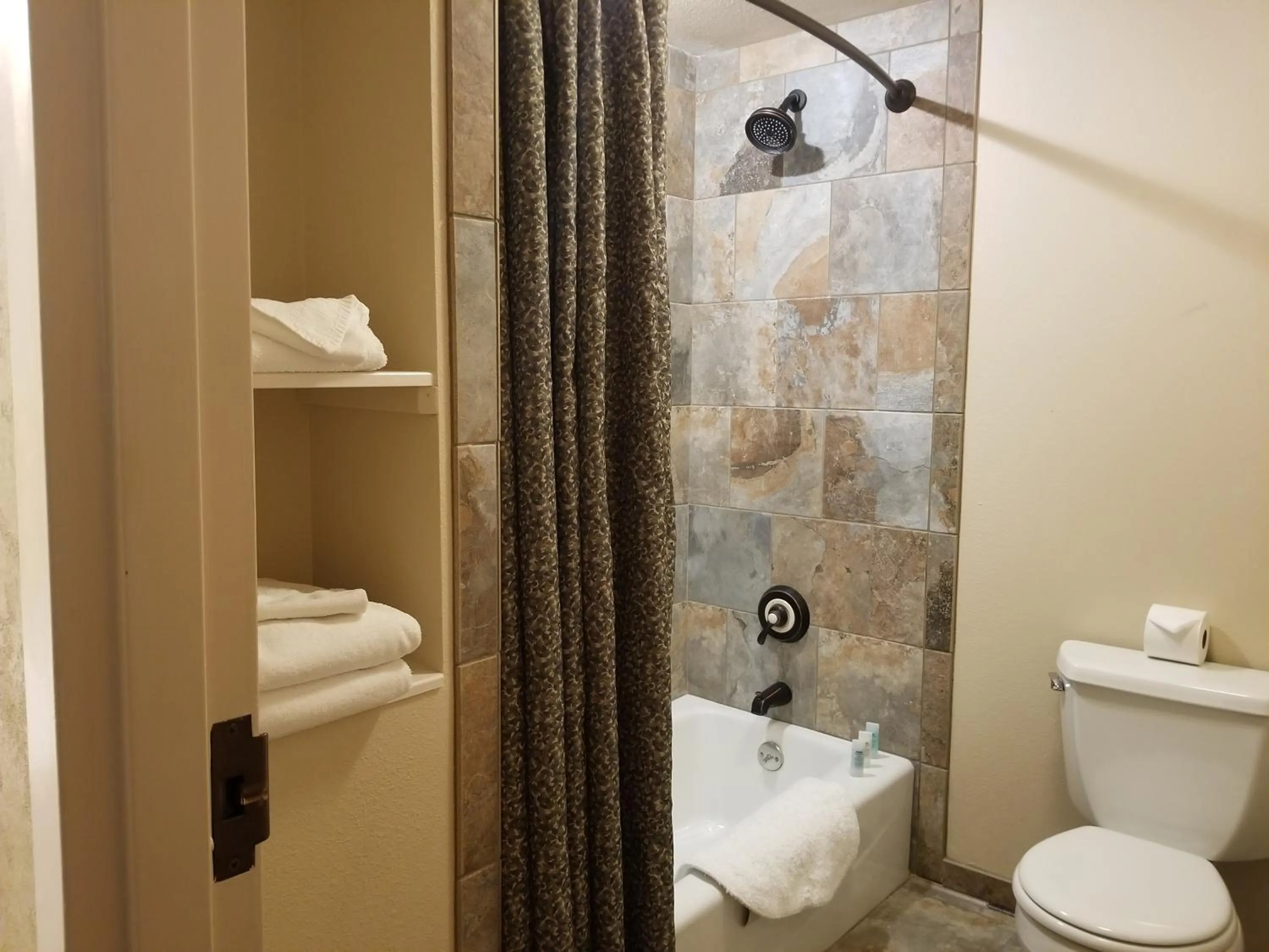 Shower in The Rockwell Inn