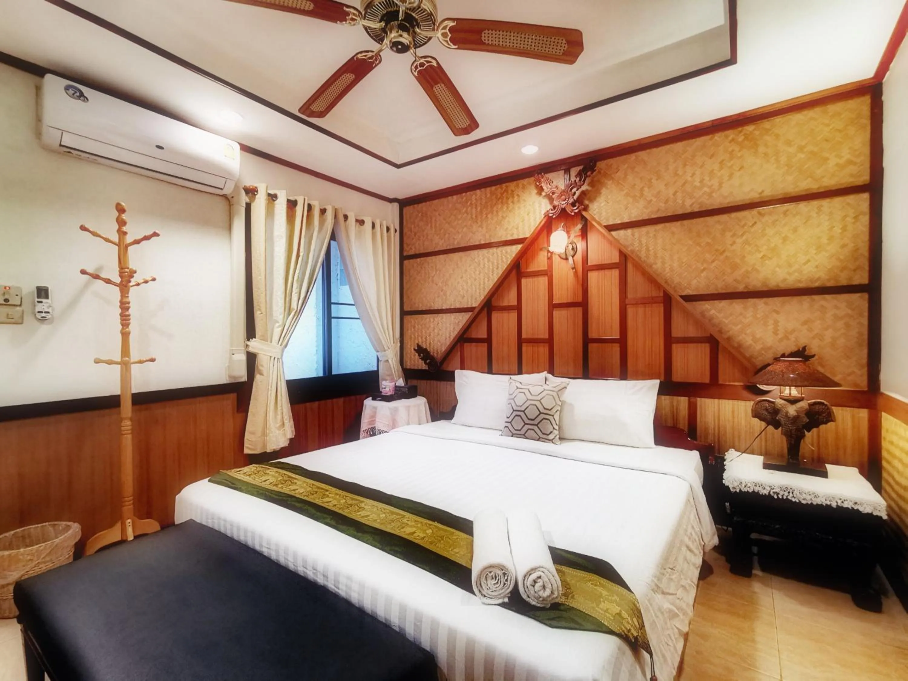 Photo of the whole room, Bed in TAVEE Guesthouse