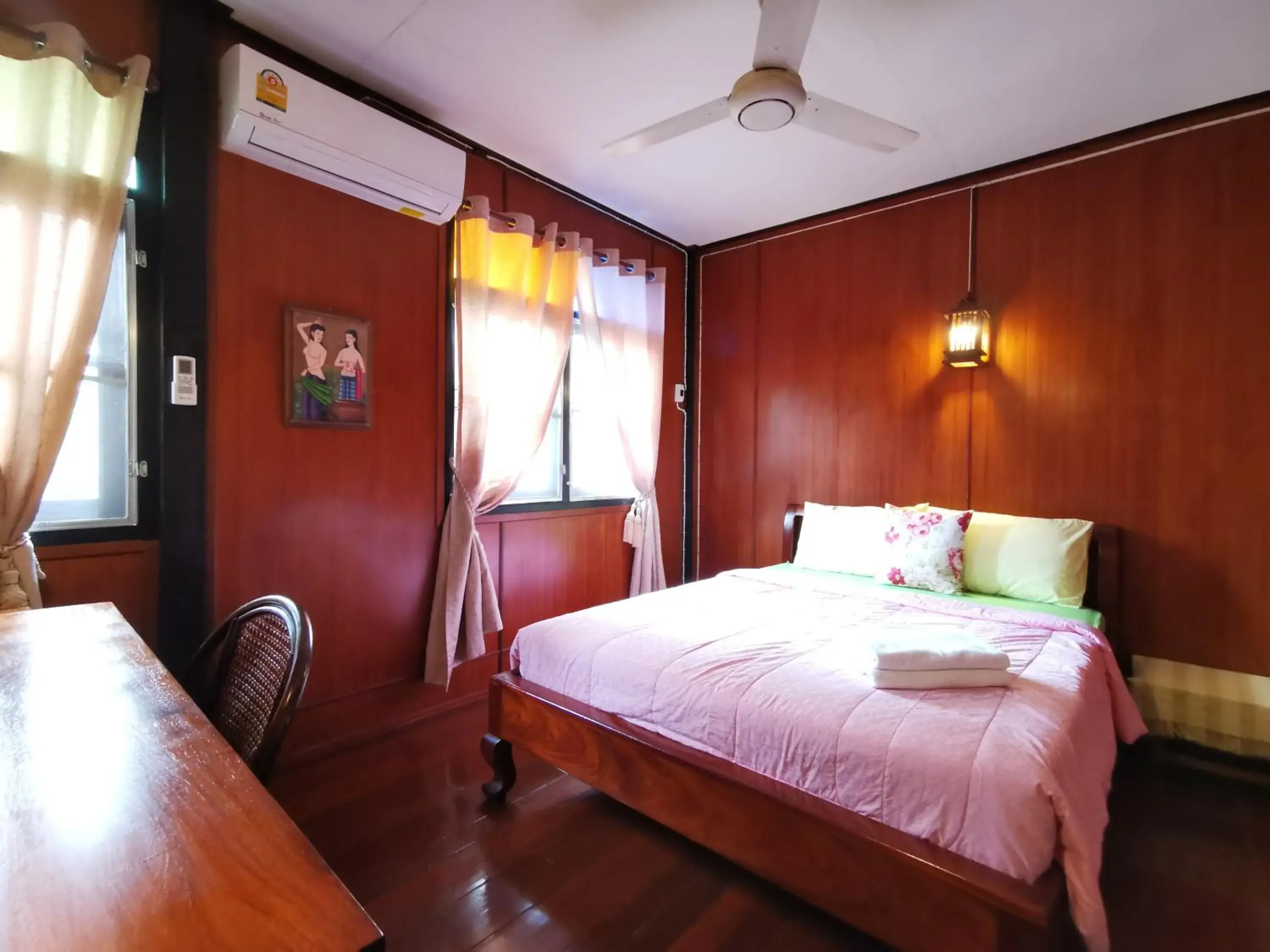 Double AC Room with Shared Bathroom in TAVEE Guesthouse Double AC Room with Shared Bathroom in TAVEE Guesthouse
