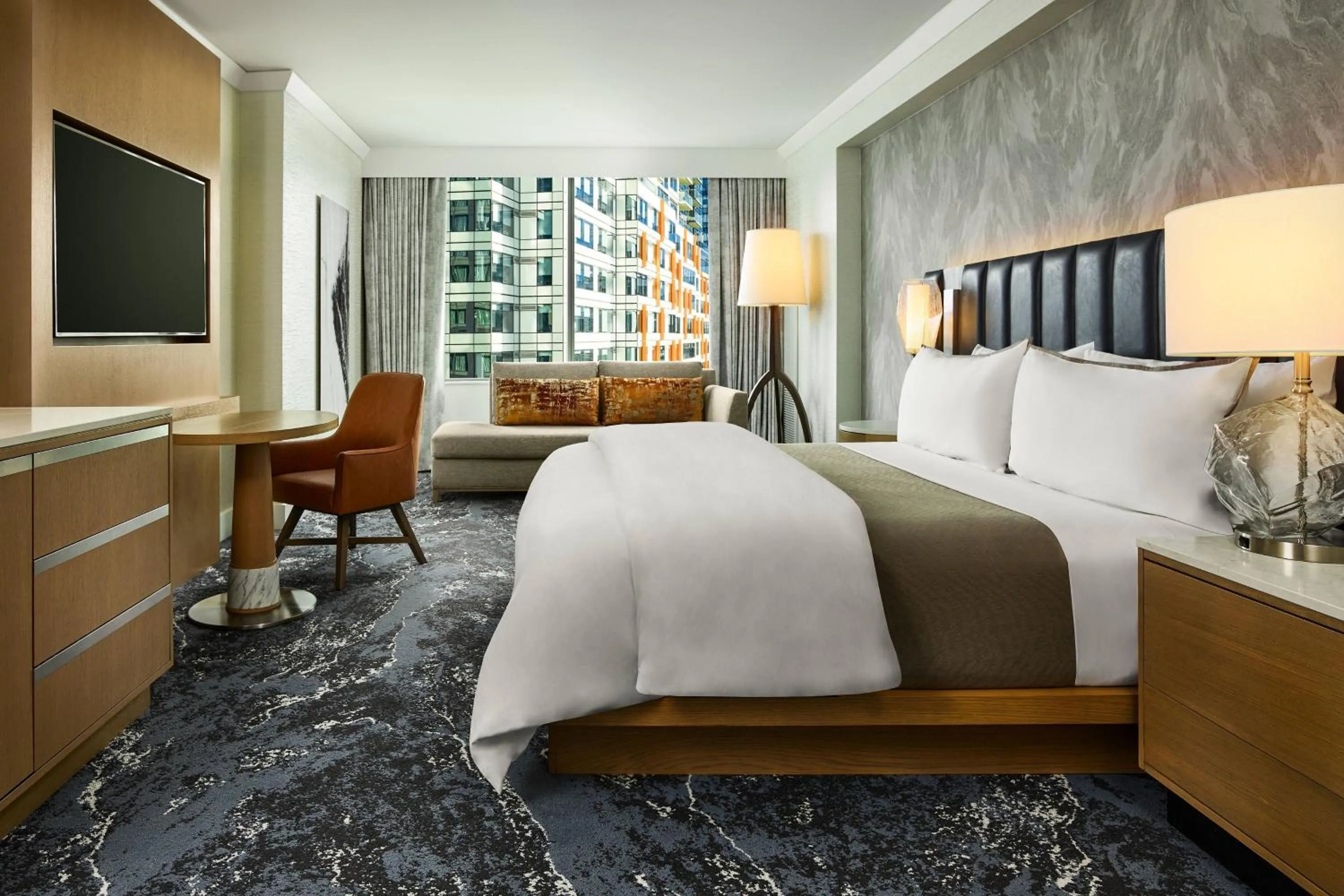 Photo of the whole room, Bed in The Westin Bellevue