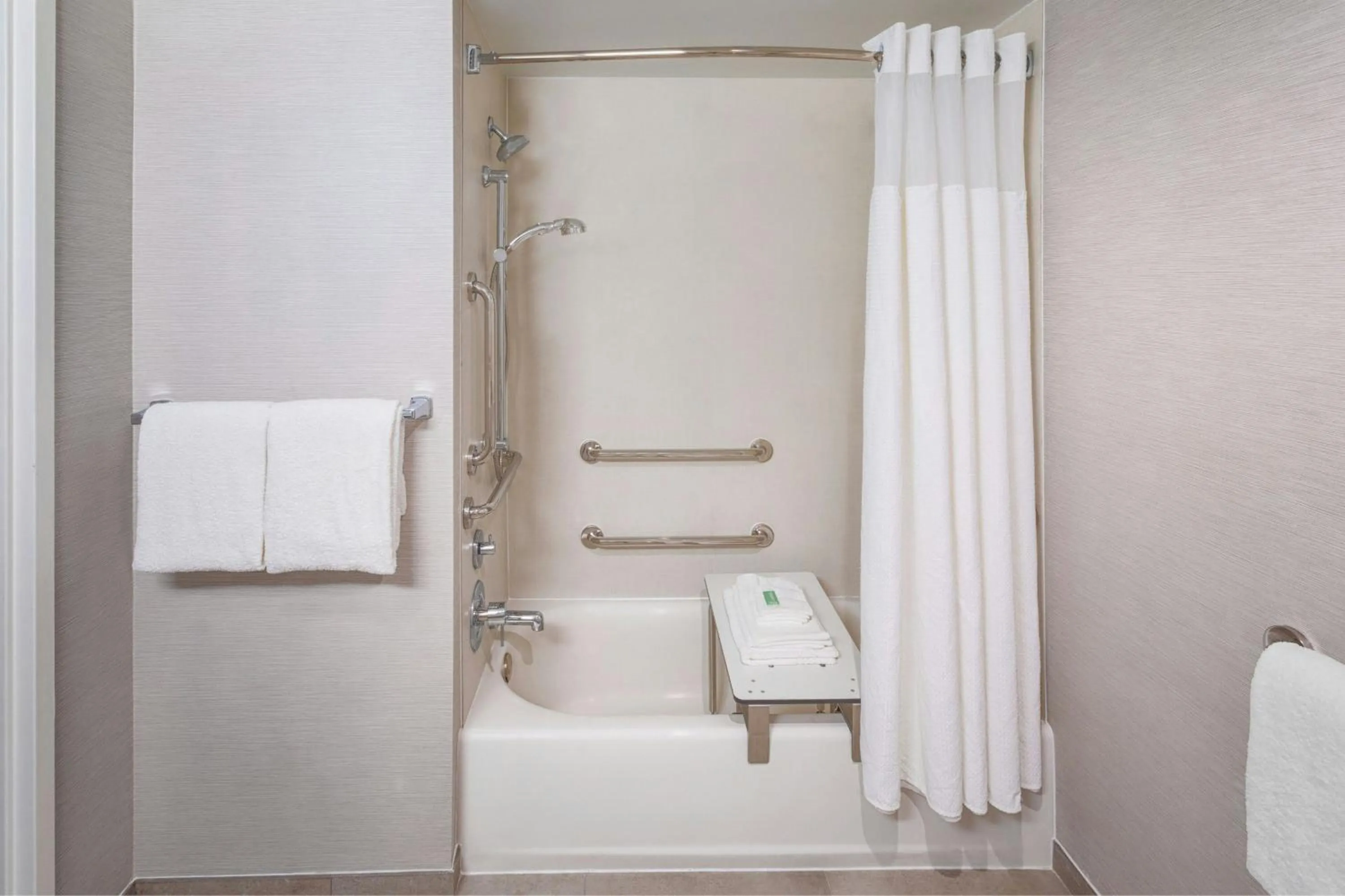 Bathroom in Courtyard Fort Lauderdale East Lauderdale-by-the-Sea