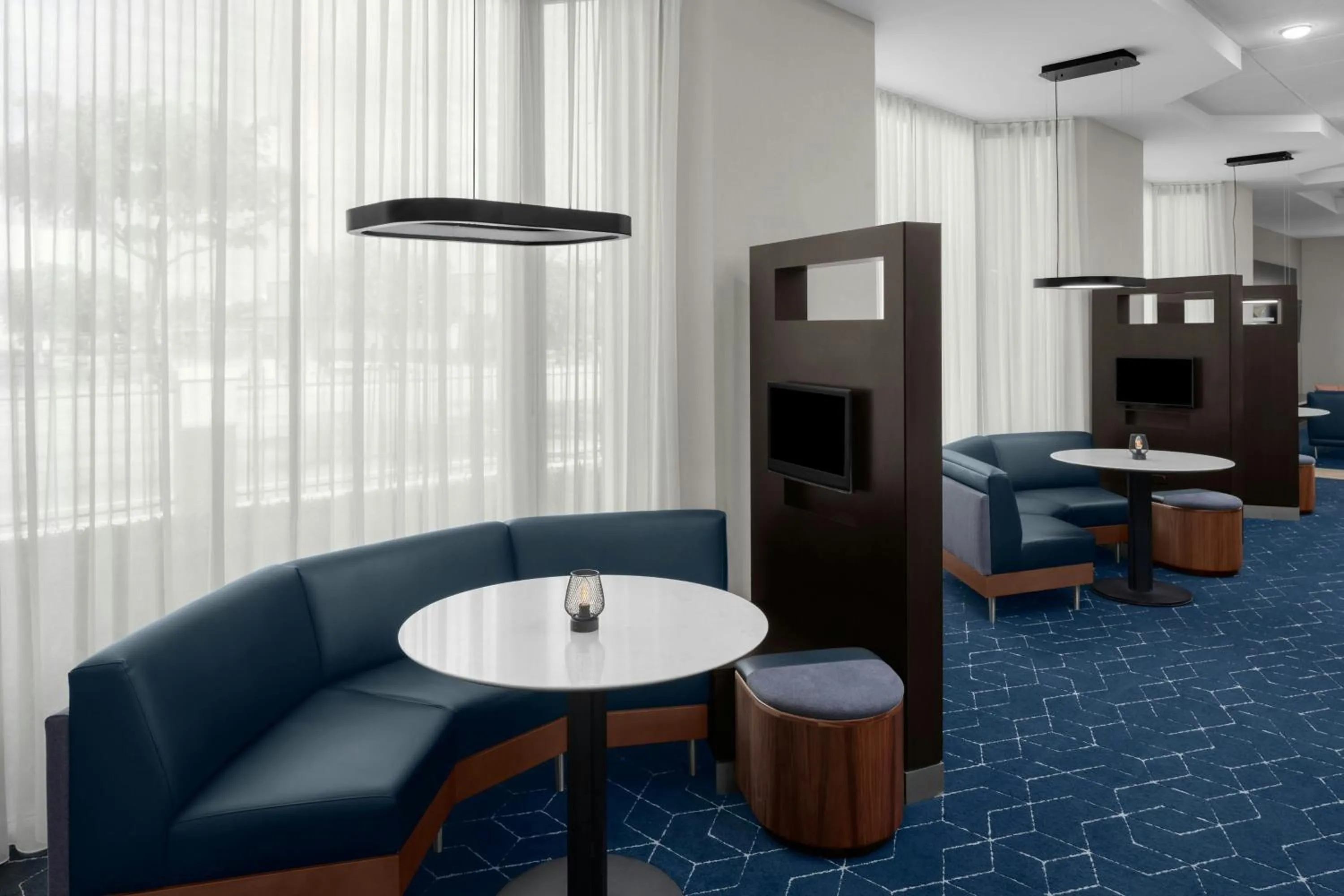 Lobby or reception in Courtyard Fort Lauderdale East Lauderdale-by-the-Sea