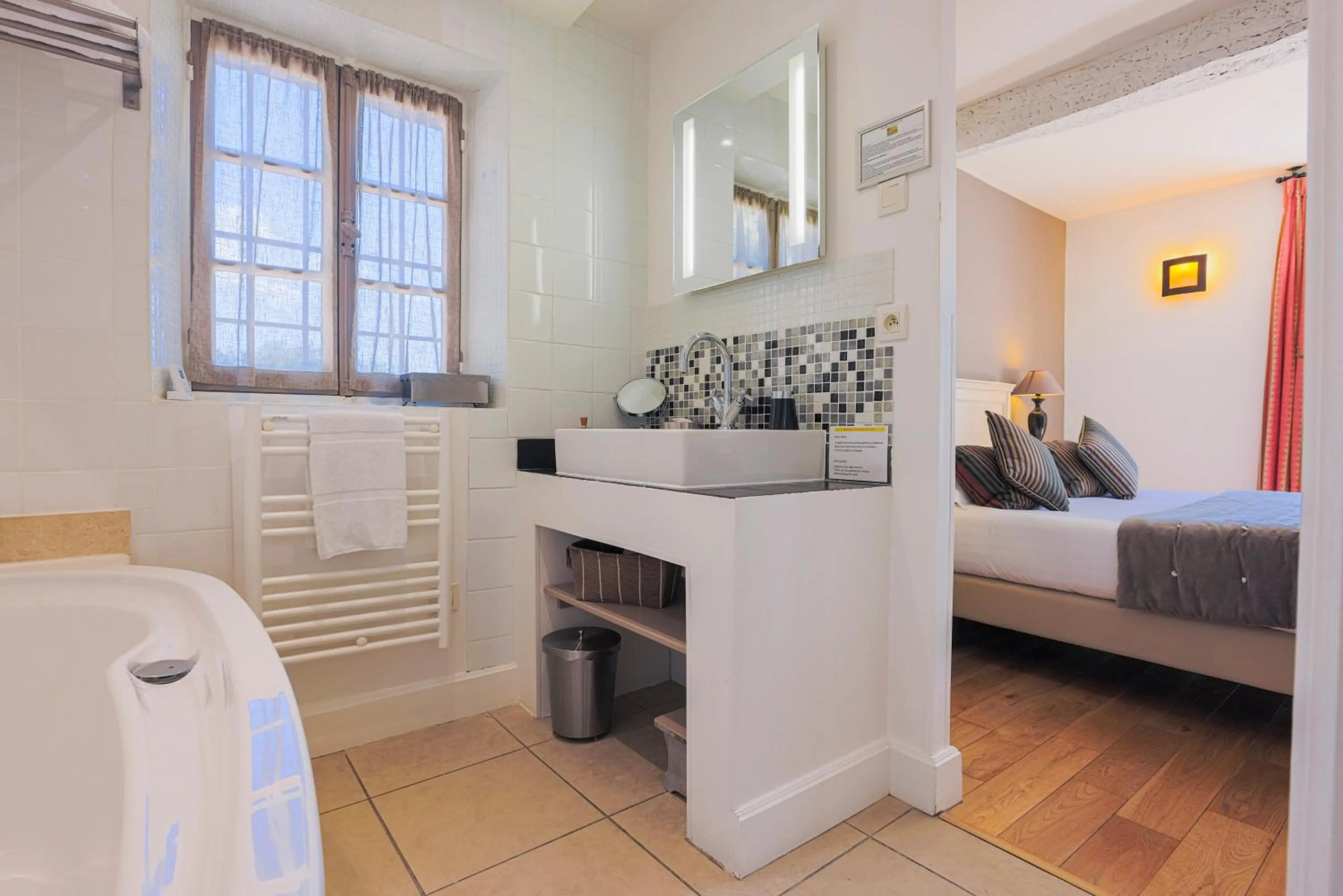 Bed in Hôtel du Clos