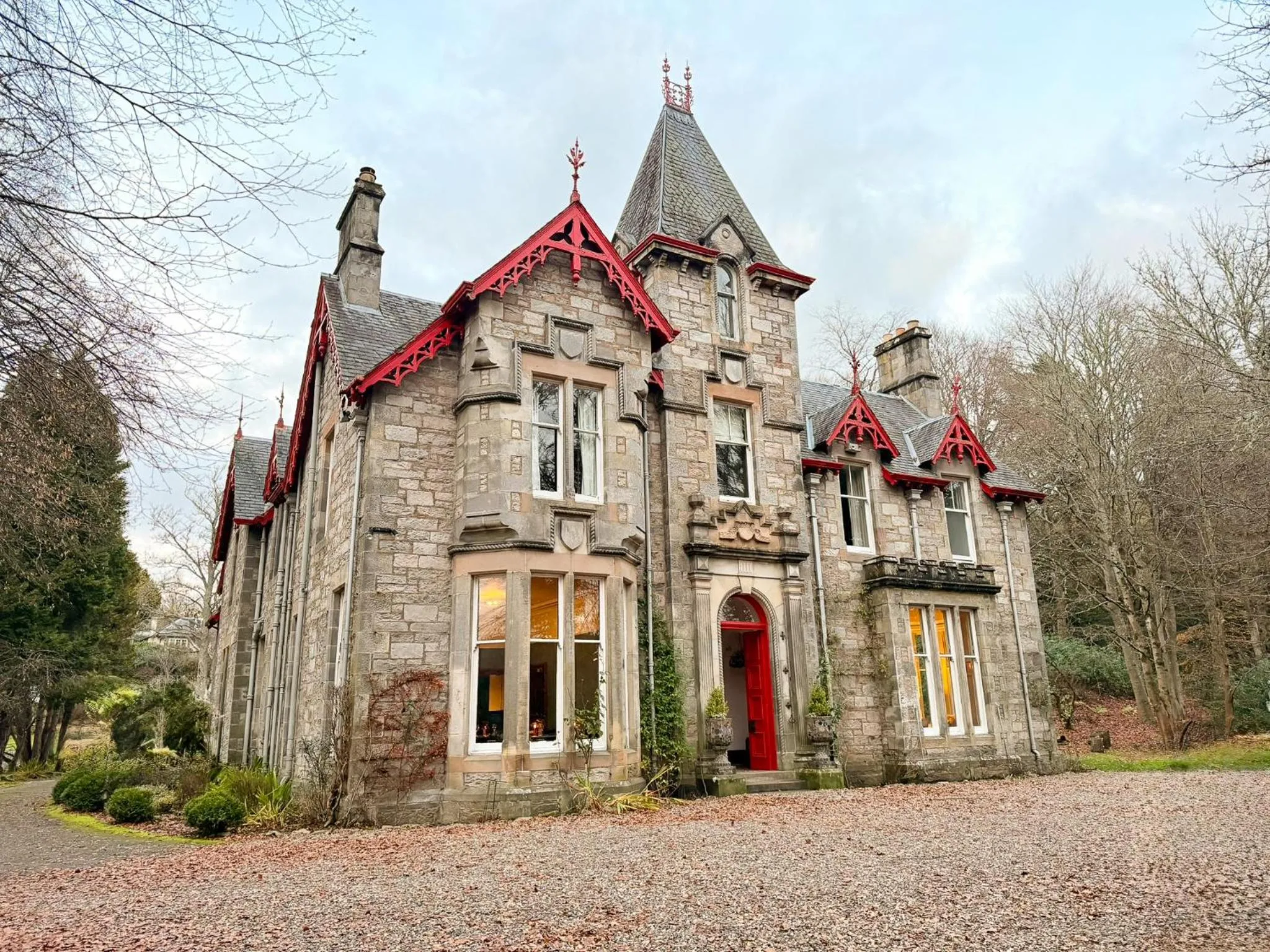 Property building in Birchwood Pitlochry