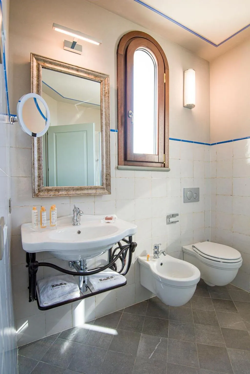 Bathroom in Castello Bonaria Wine & Spa Resort