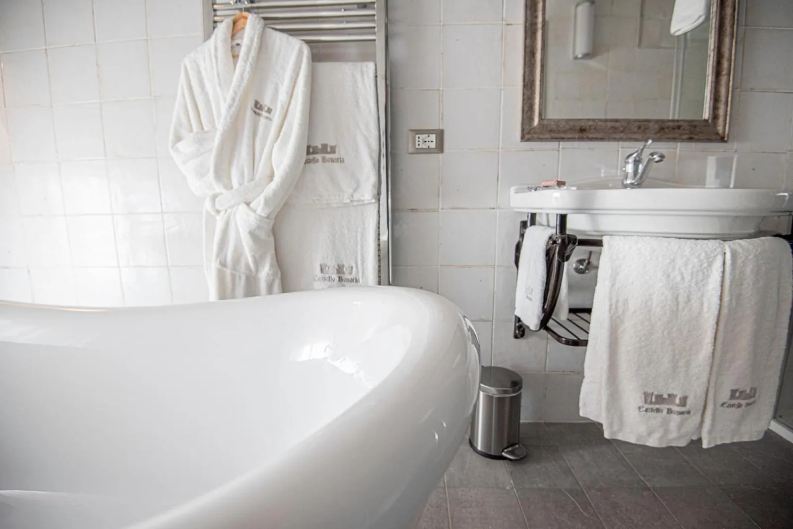 Bathroom in Castello Bonaria Wine & Spa Resort