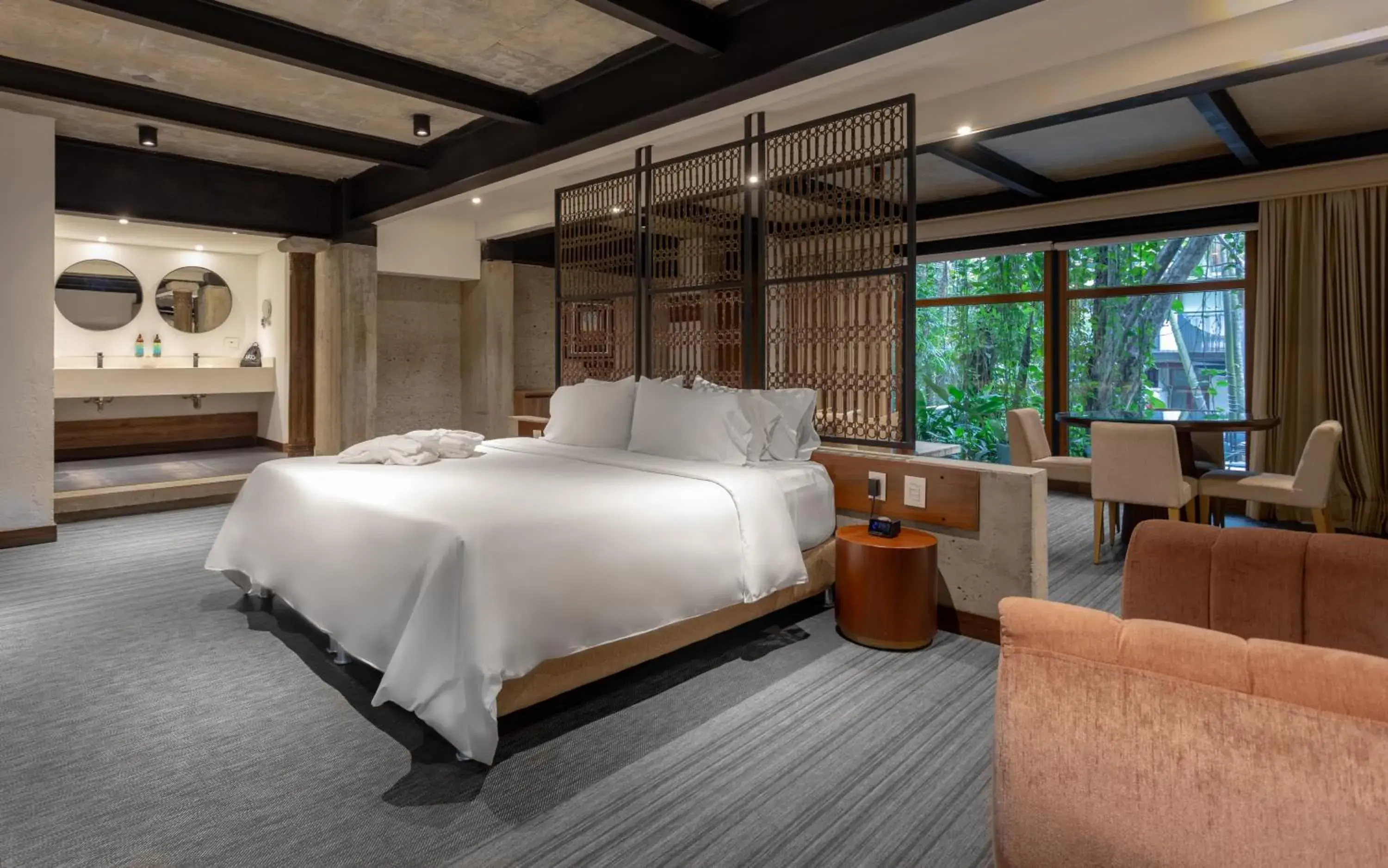 Bed in Alko Hotel Casa Nispero Bed in Alko Hotel Casa Nispero