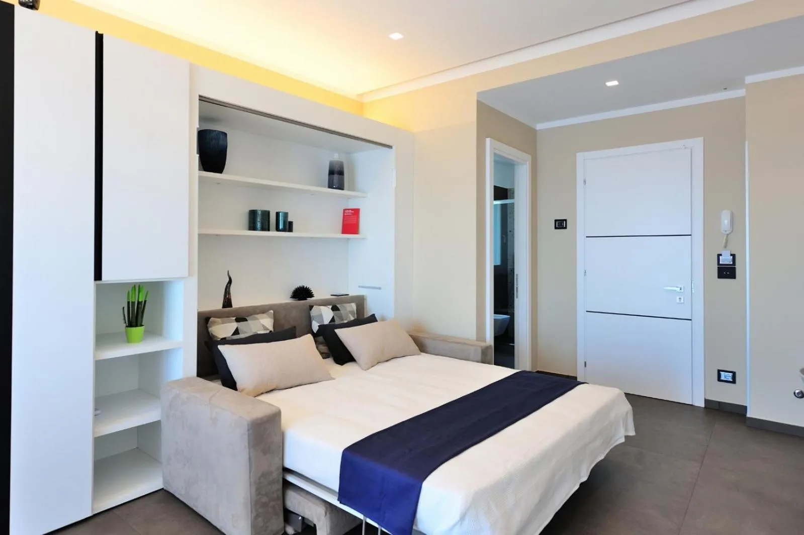 Bed in Amalfi Blu Retreat