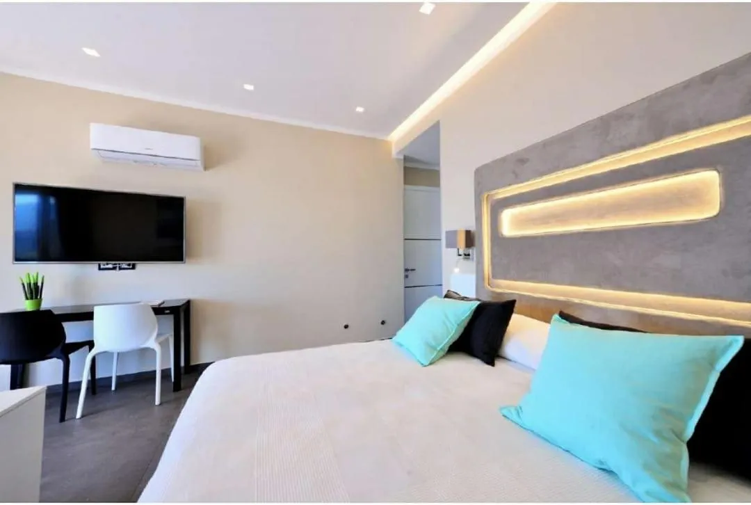 Bed in Amalfi Blu Retreat