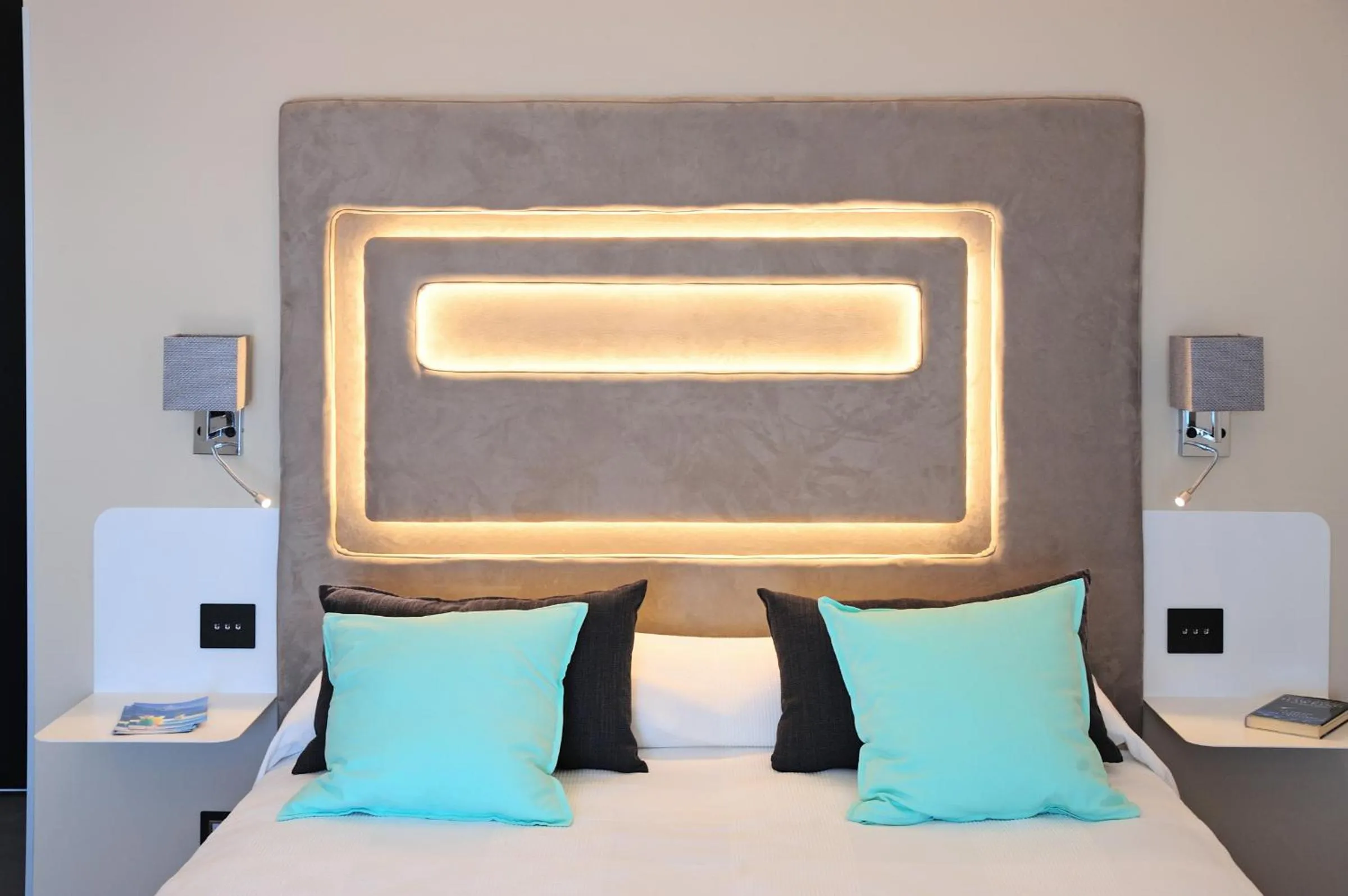 Bed in Amalfi Blu Retreat