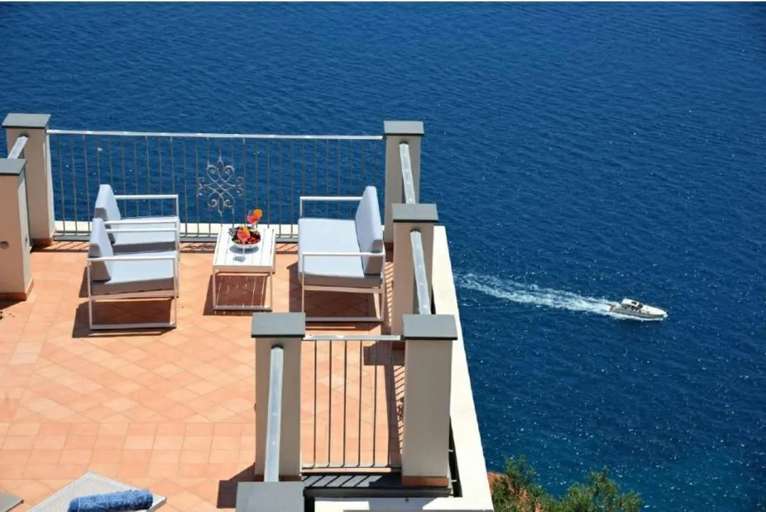 Amalfi Blu Retreat