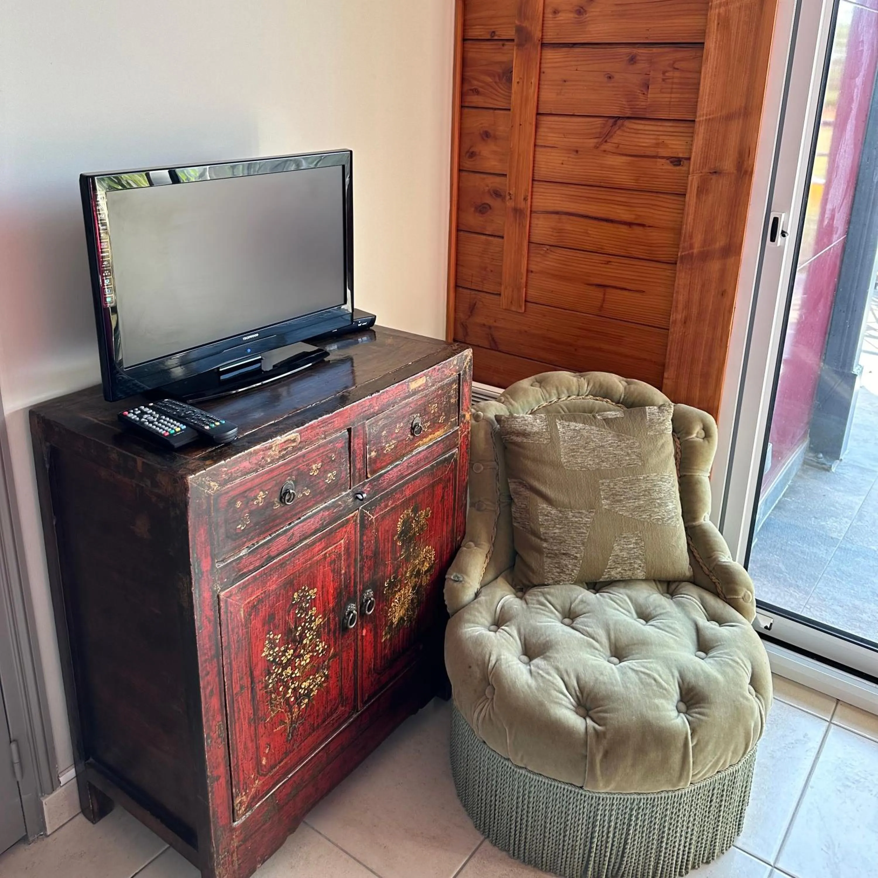 Patio in La Maison Du Coteau