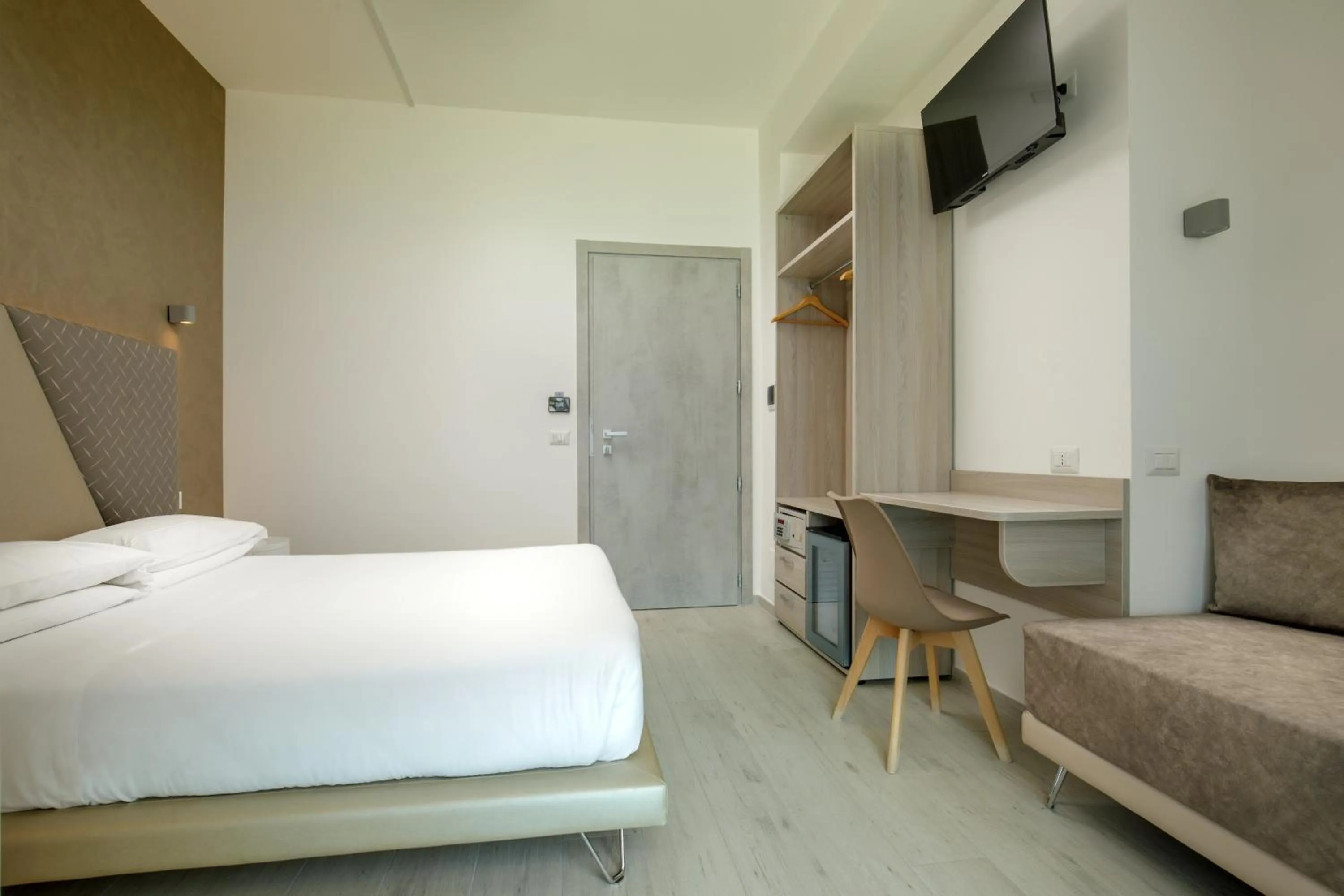 Bedroom, Bed in Hotel Tirreno