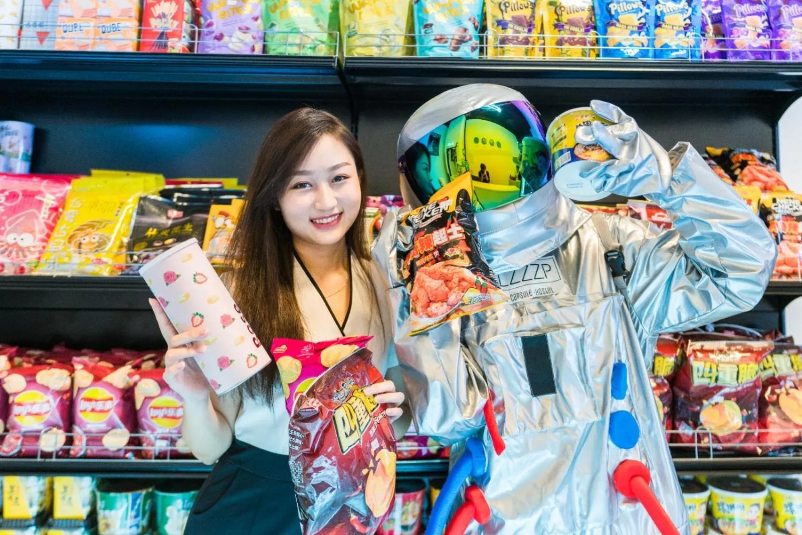 Hashtag.Capsule.Hostel