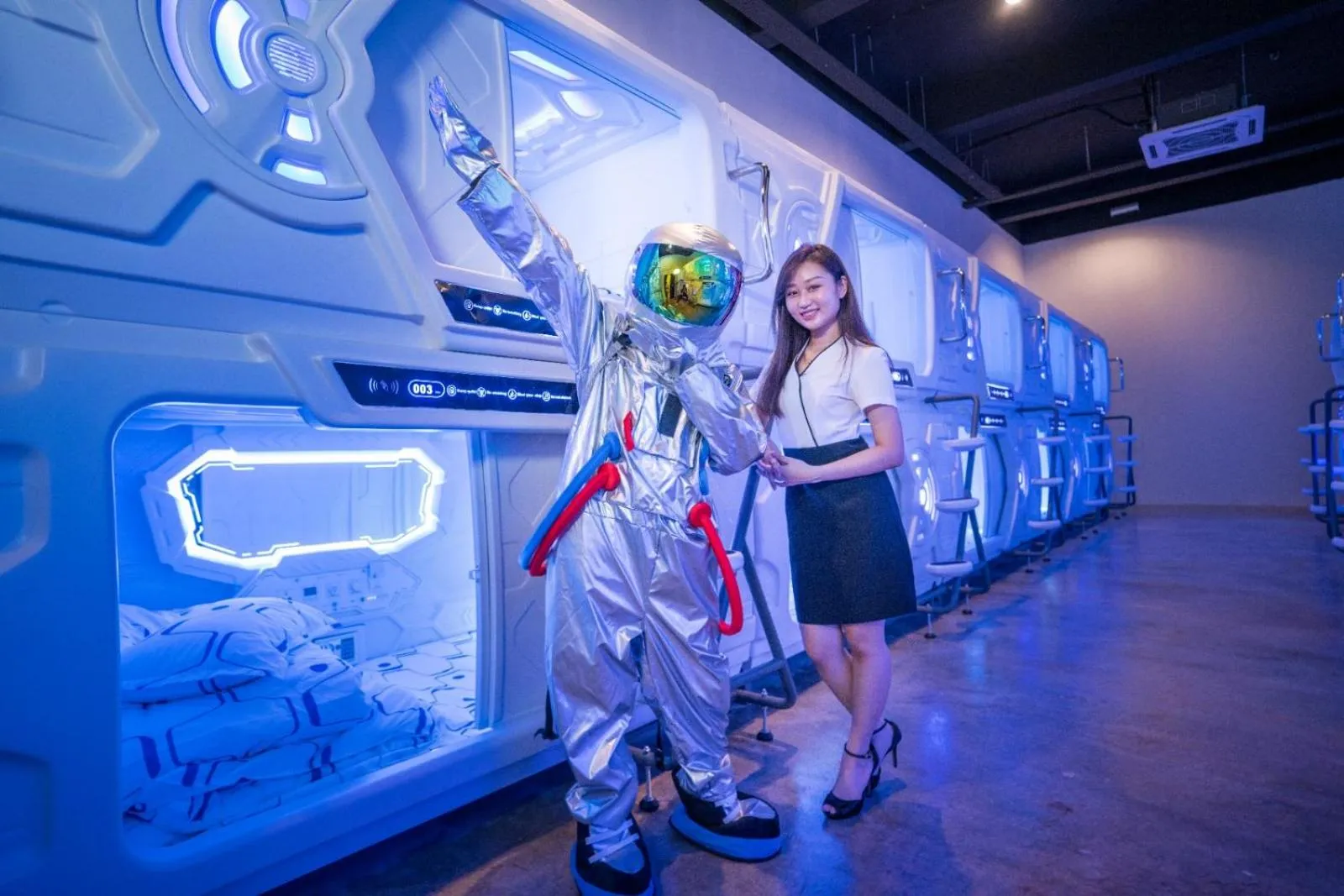 Hashtag.Capsule.Hostel