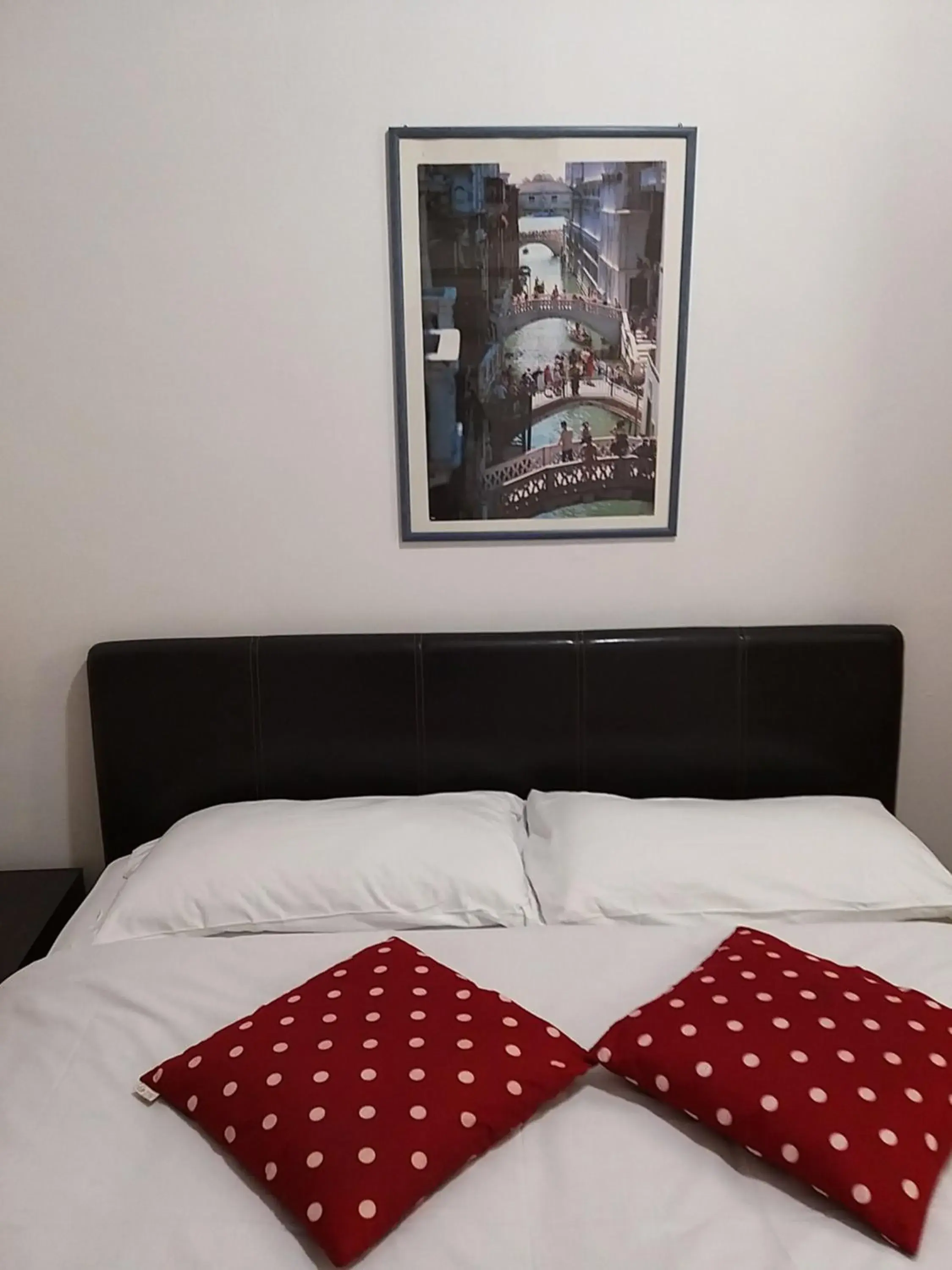 Garden view, Bed in Ca' Stefani Venice Garden view, Bed in Ca' Stefani Venice