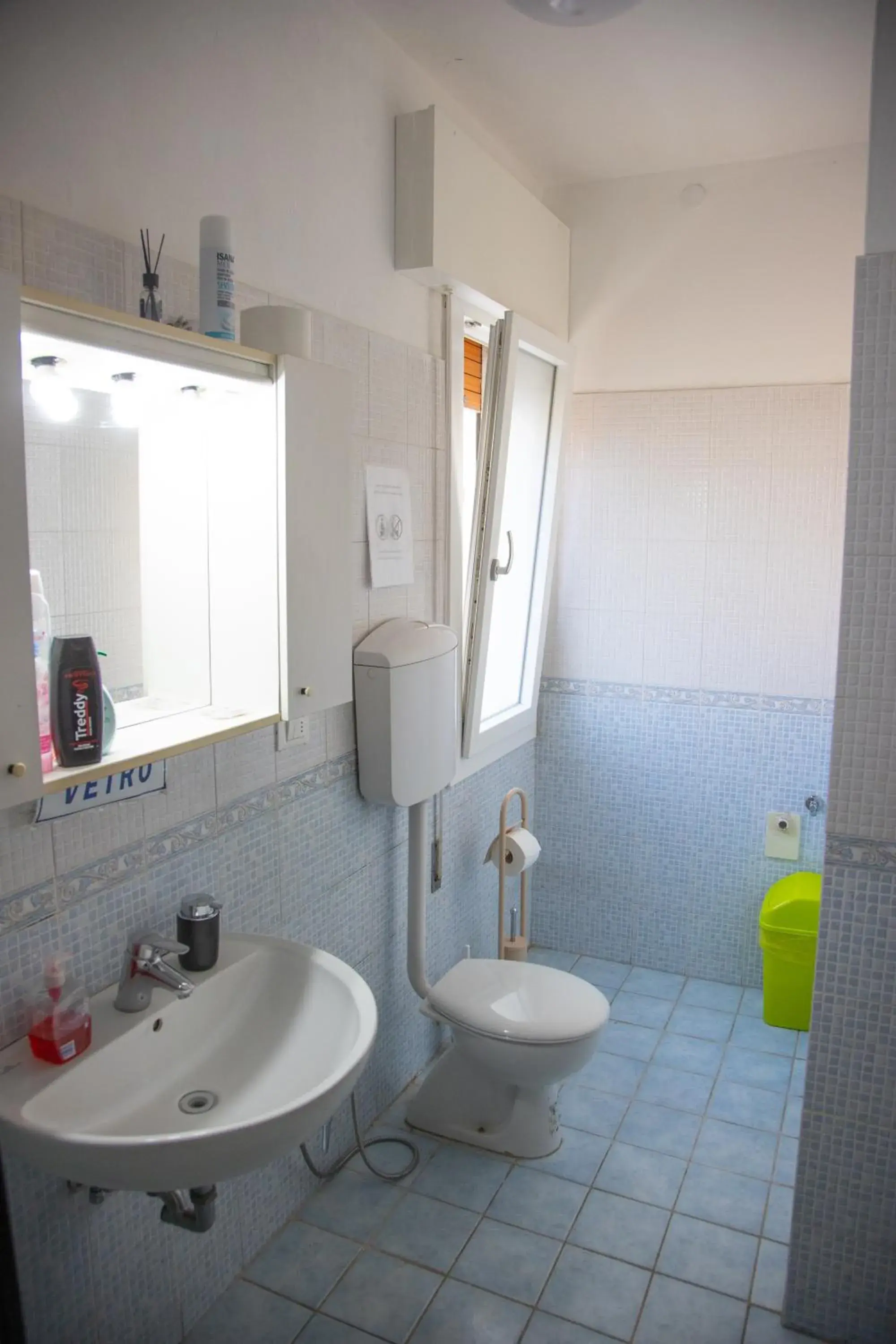 Toilet in Ca' Stefani Venice Toilet in Ca' Stefani Venice