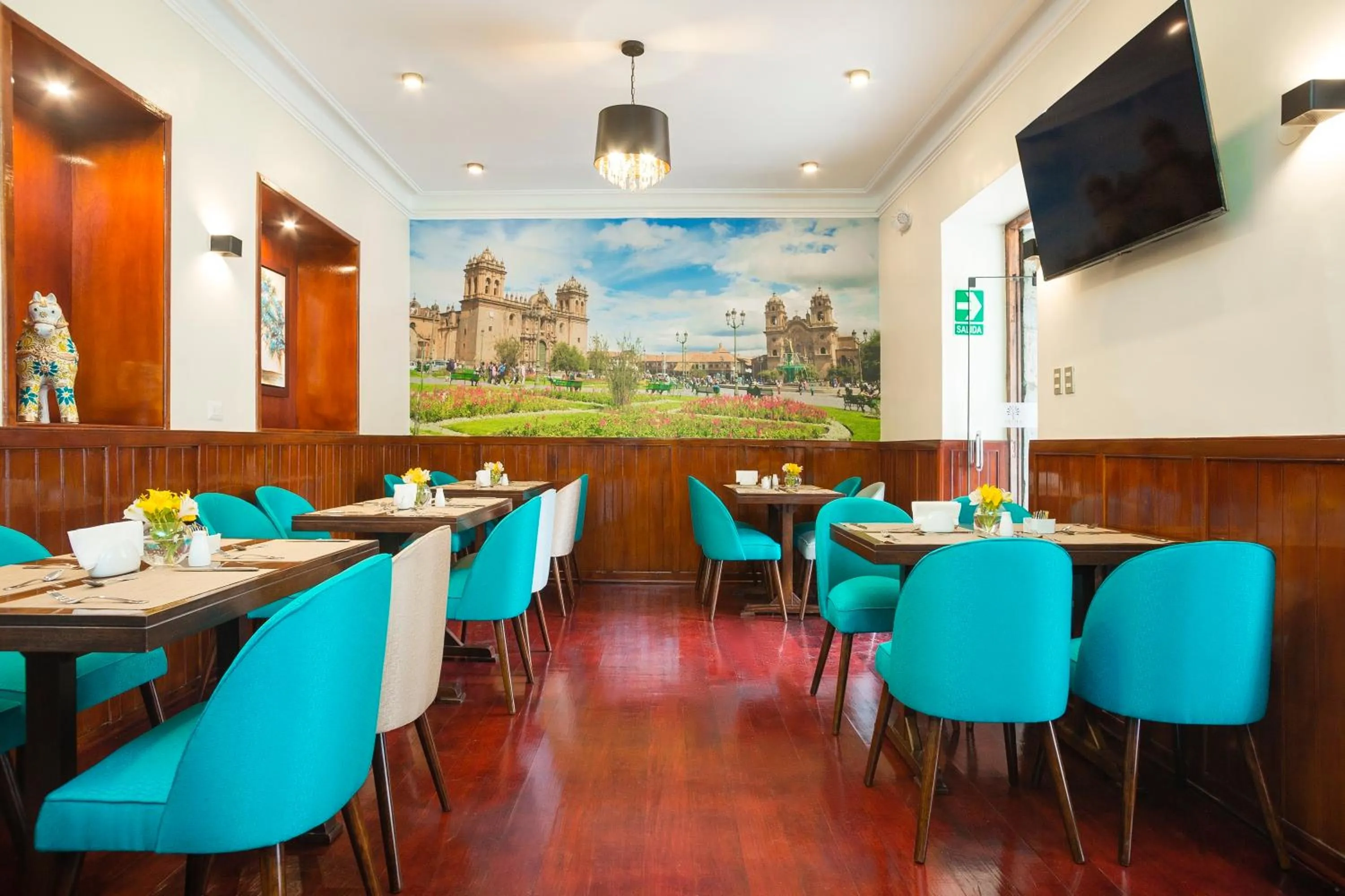 Restaurant/places to eat in SACHA Centric