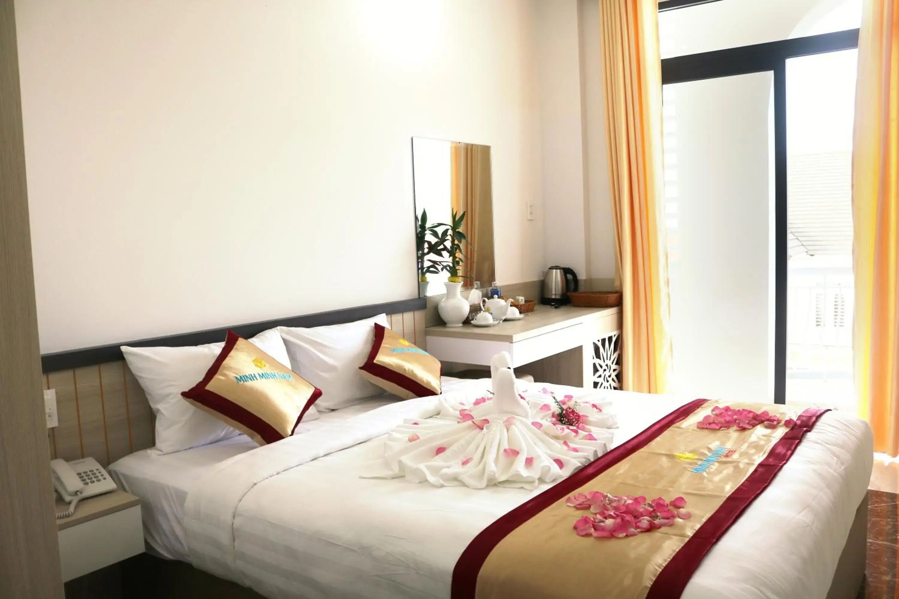 Bed in Minh Minh Nam Hotel Bed in Minh Minh Nam Hotel