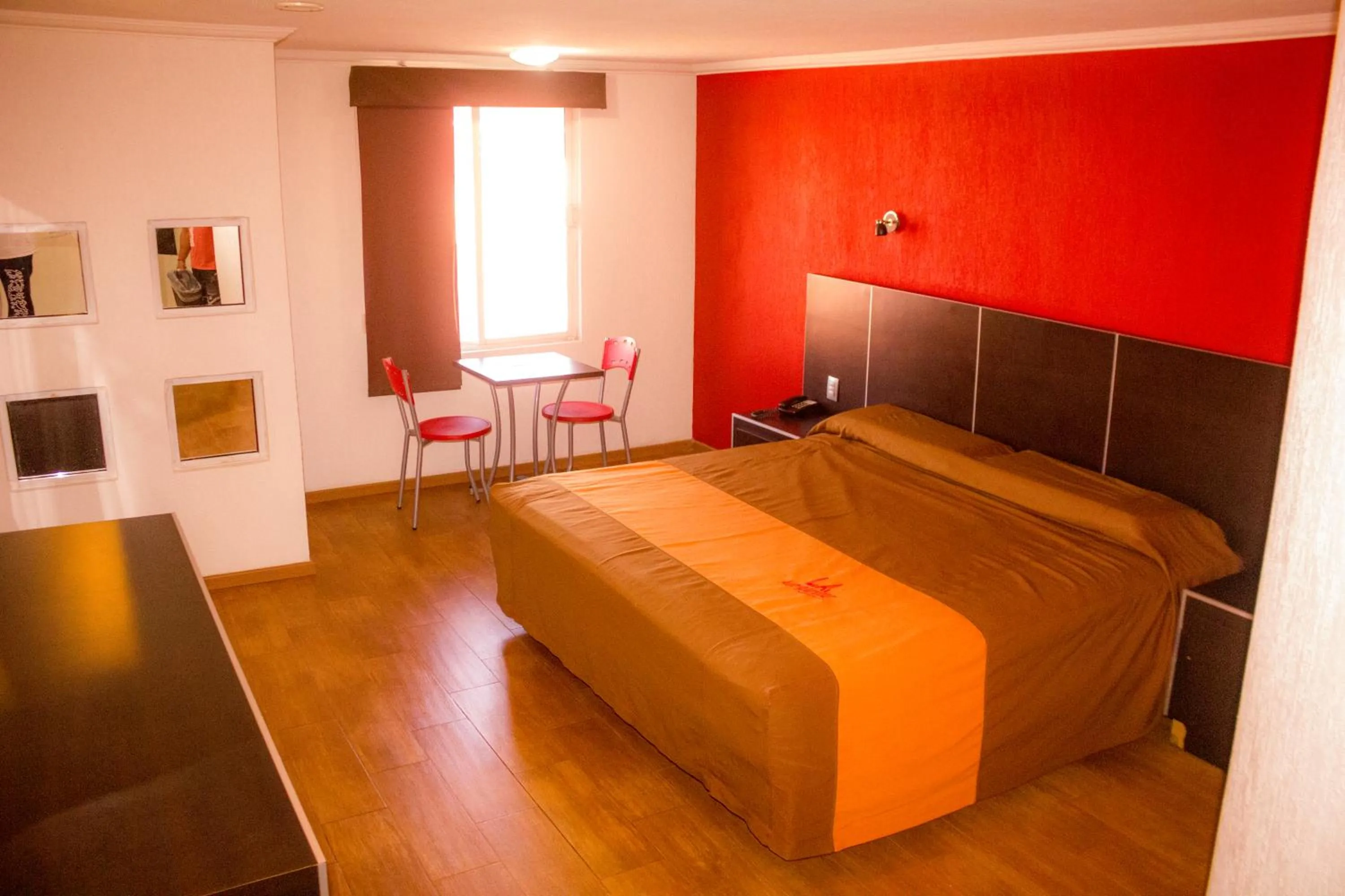 Day in Motel LA Autoparador