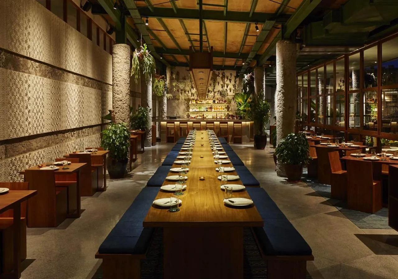 Restaurant/places to eat in Potato Head Suites & Studios