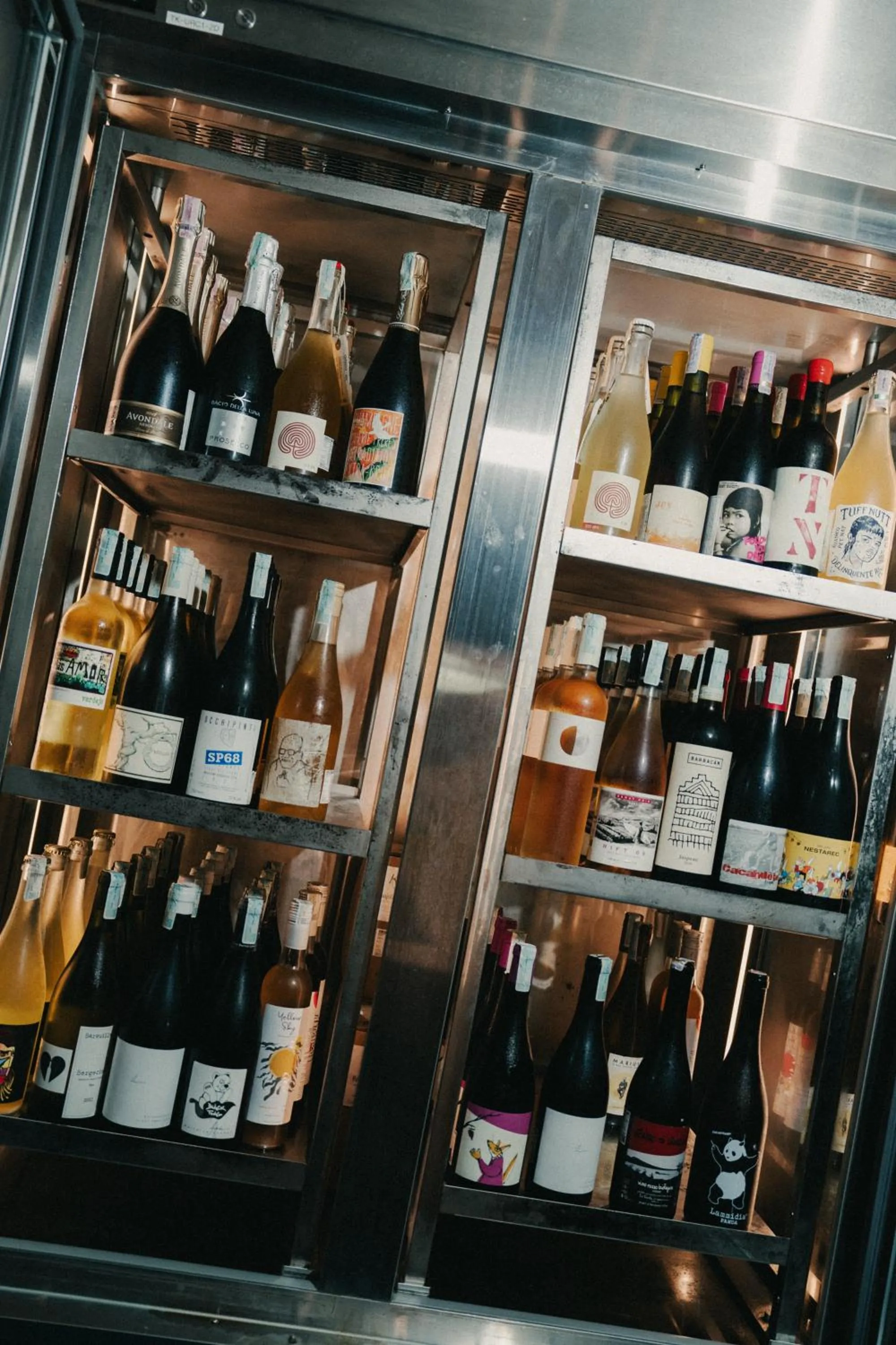 Restaurant/places to eat in Potato Head Suites & Studios