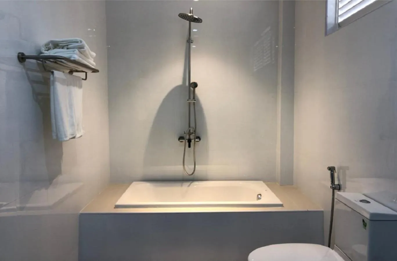 Hot Tub in CONTENTO RETREAT