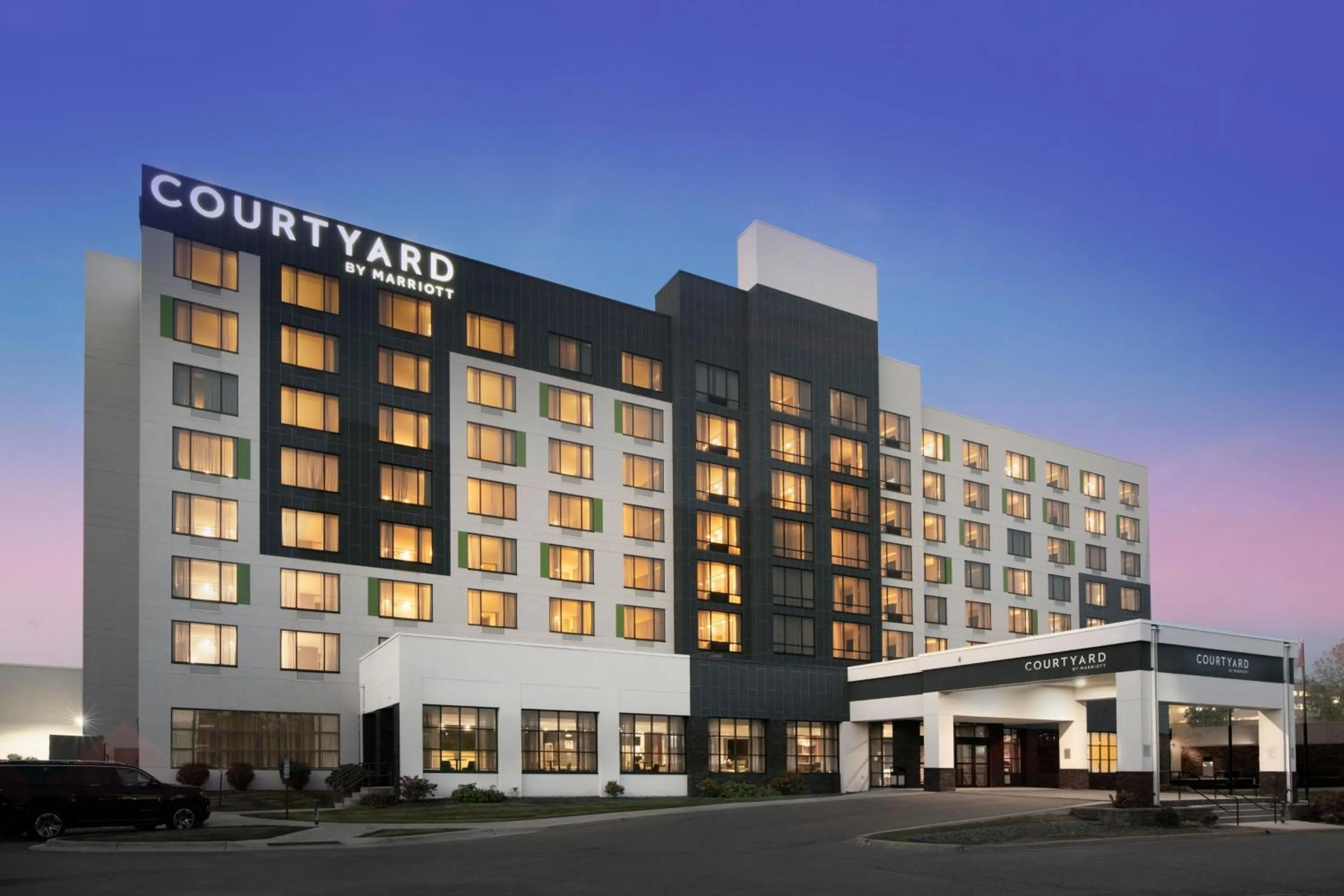 Property building in Courtyard by Marriott Edina Bloomington