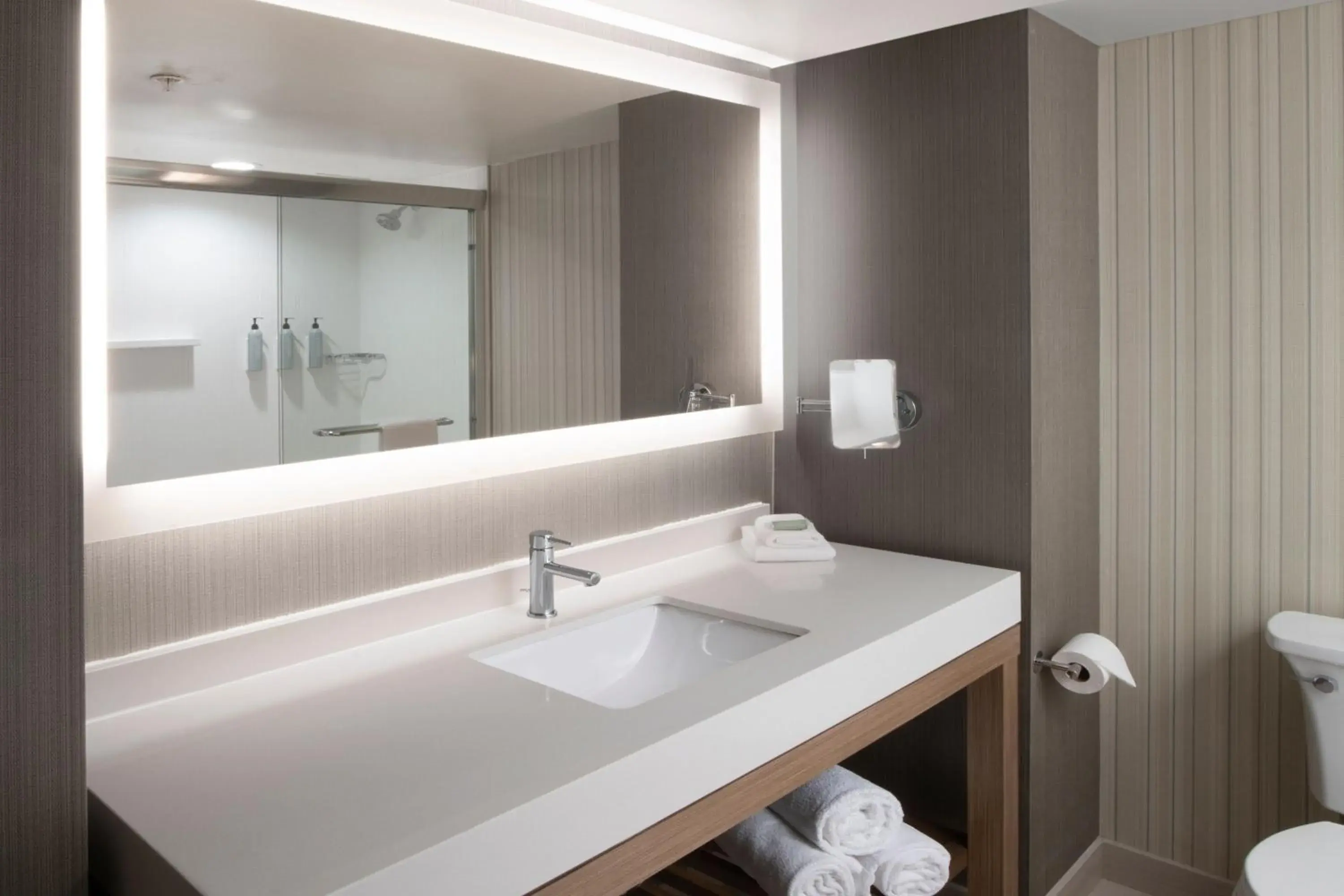 Guest room, 2 Queen in Courtyard by Marriott Edina Bloomington Guest room, 2 Queen in Courtyard by Marriott Edina Bloomington