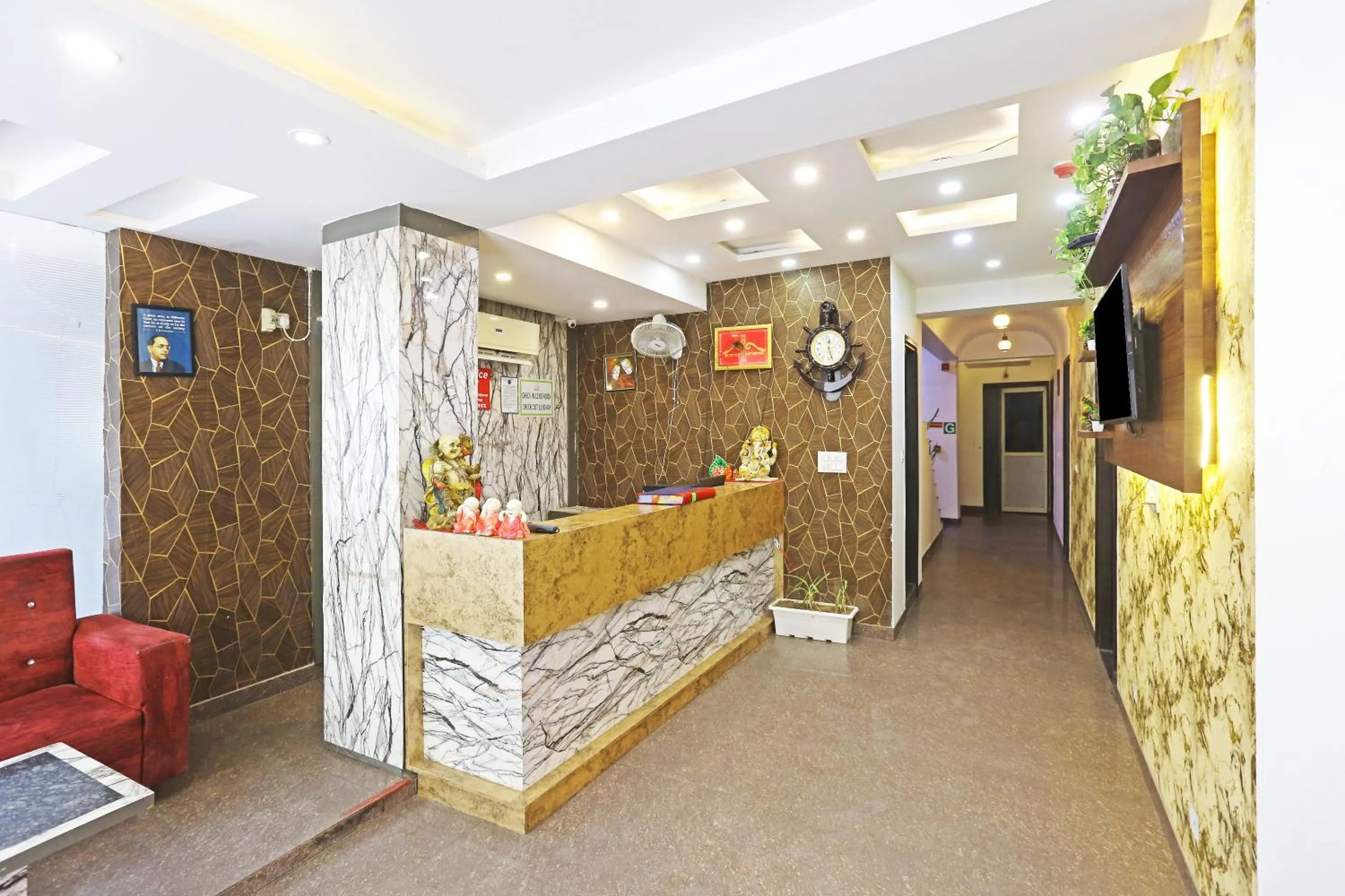 Lobby or reception in Hotel Star Inn-Near Delhi Airport