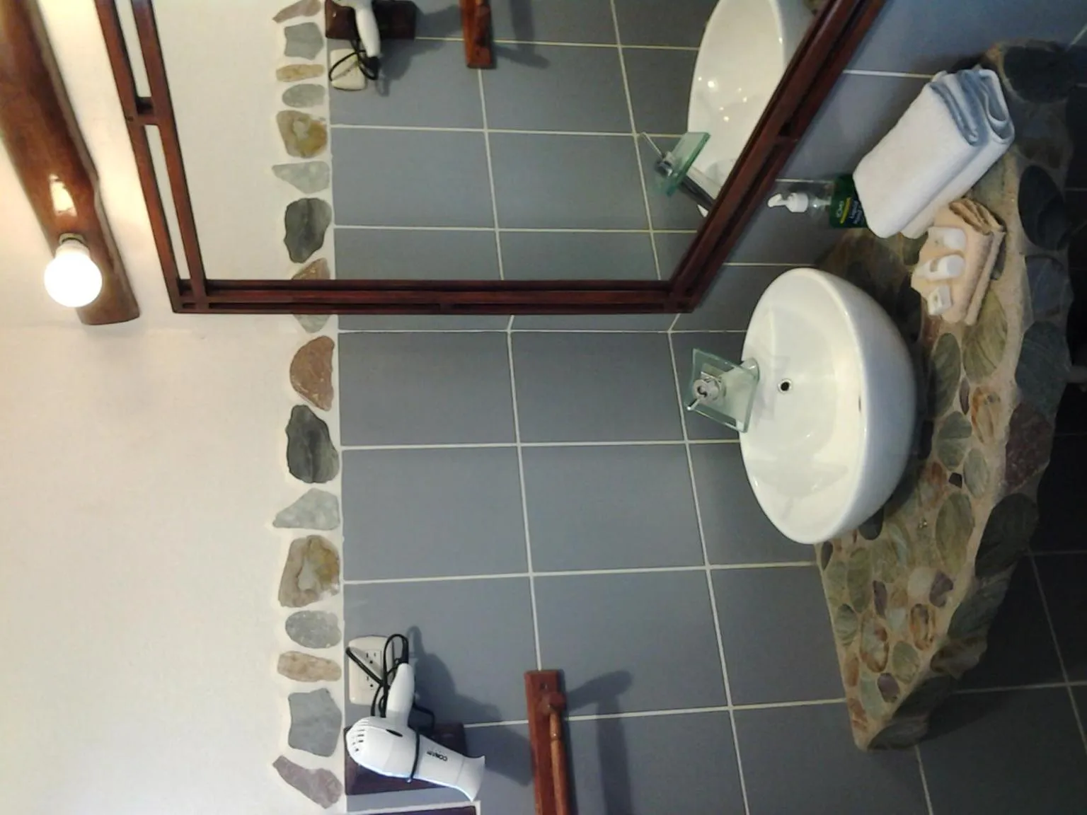 Bathroom in Guayabo Lodge