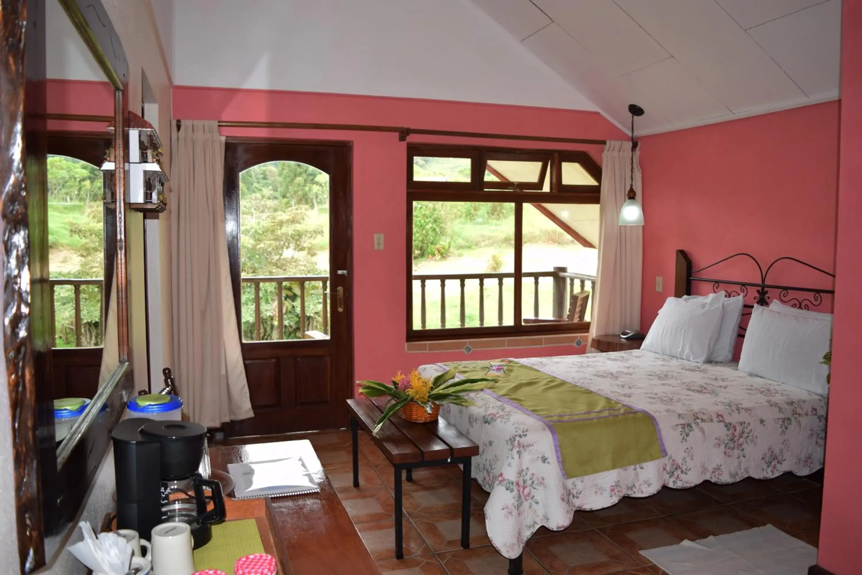 Deluxe Double Room in Guayabo Lodge Deluxe Double Room in Guayabo Lodge