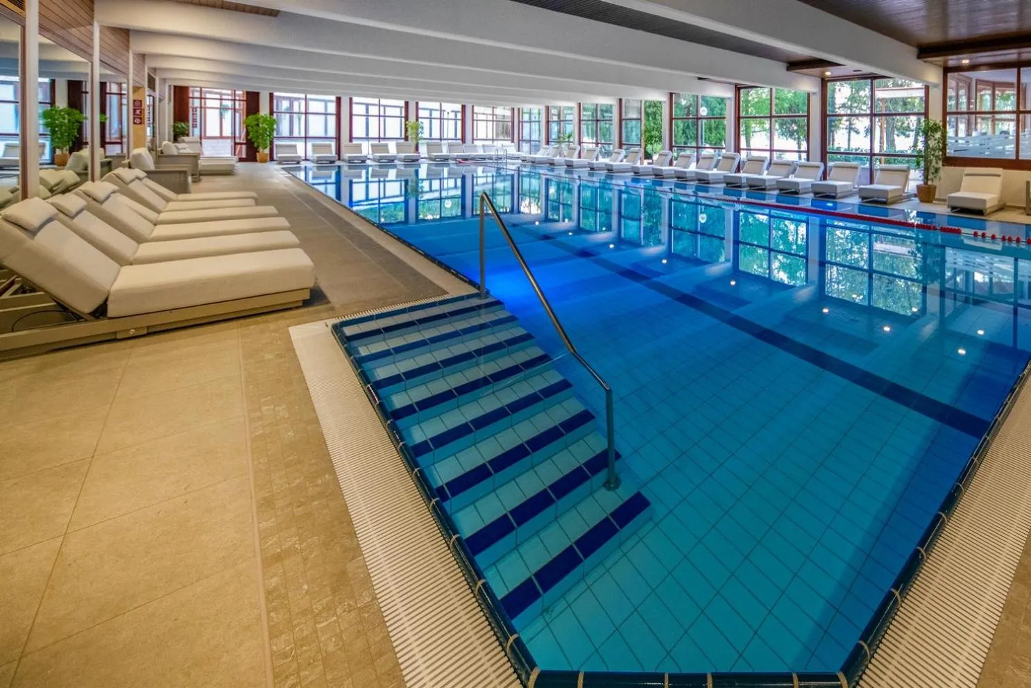 Swimming pool in Hotel Club Tihany