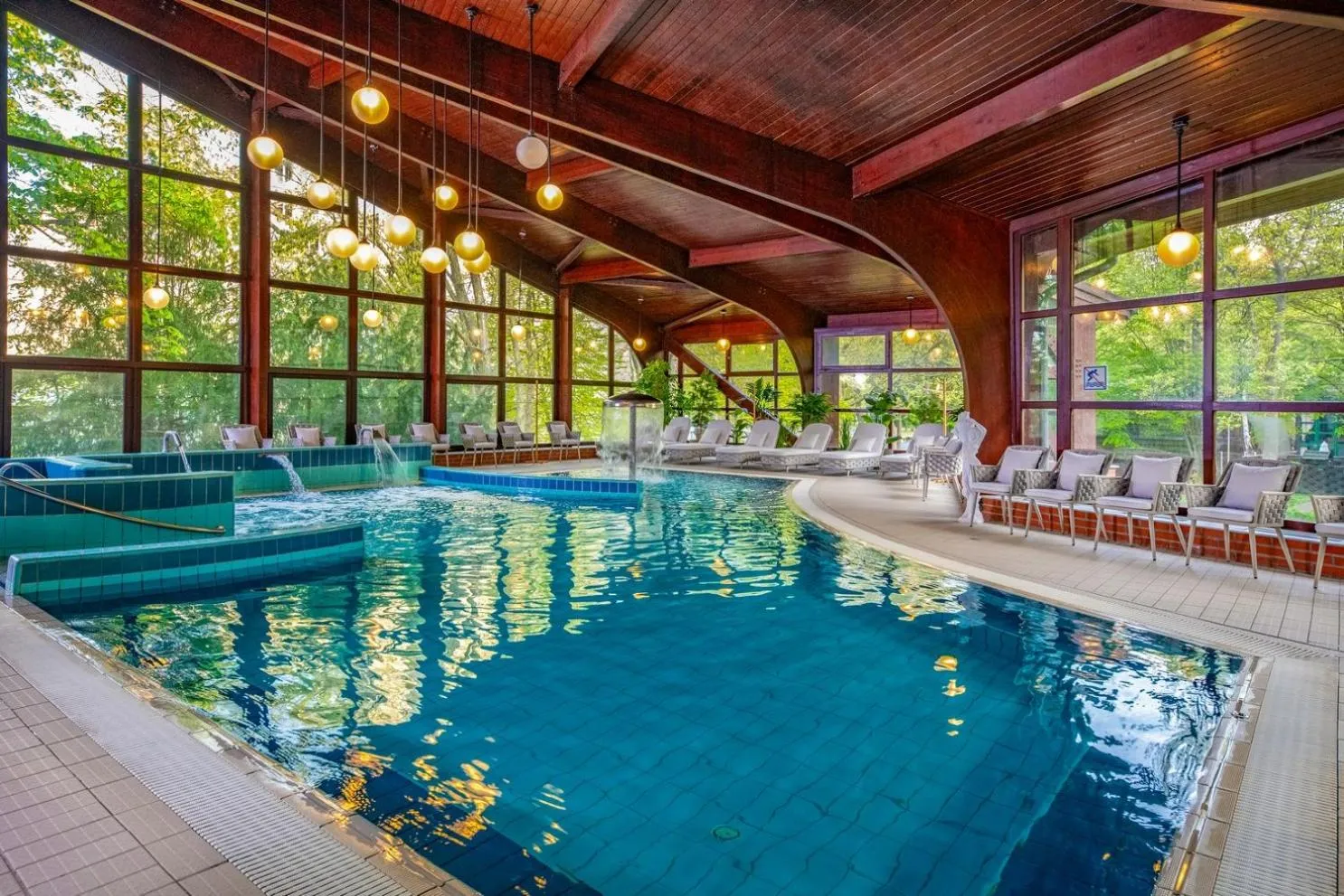 Swimming pool in Hotel Club Tihany