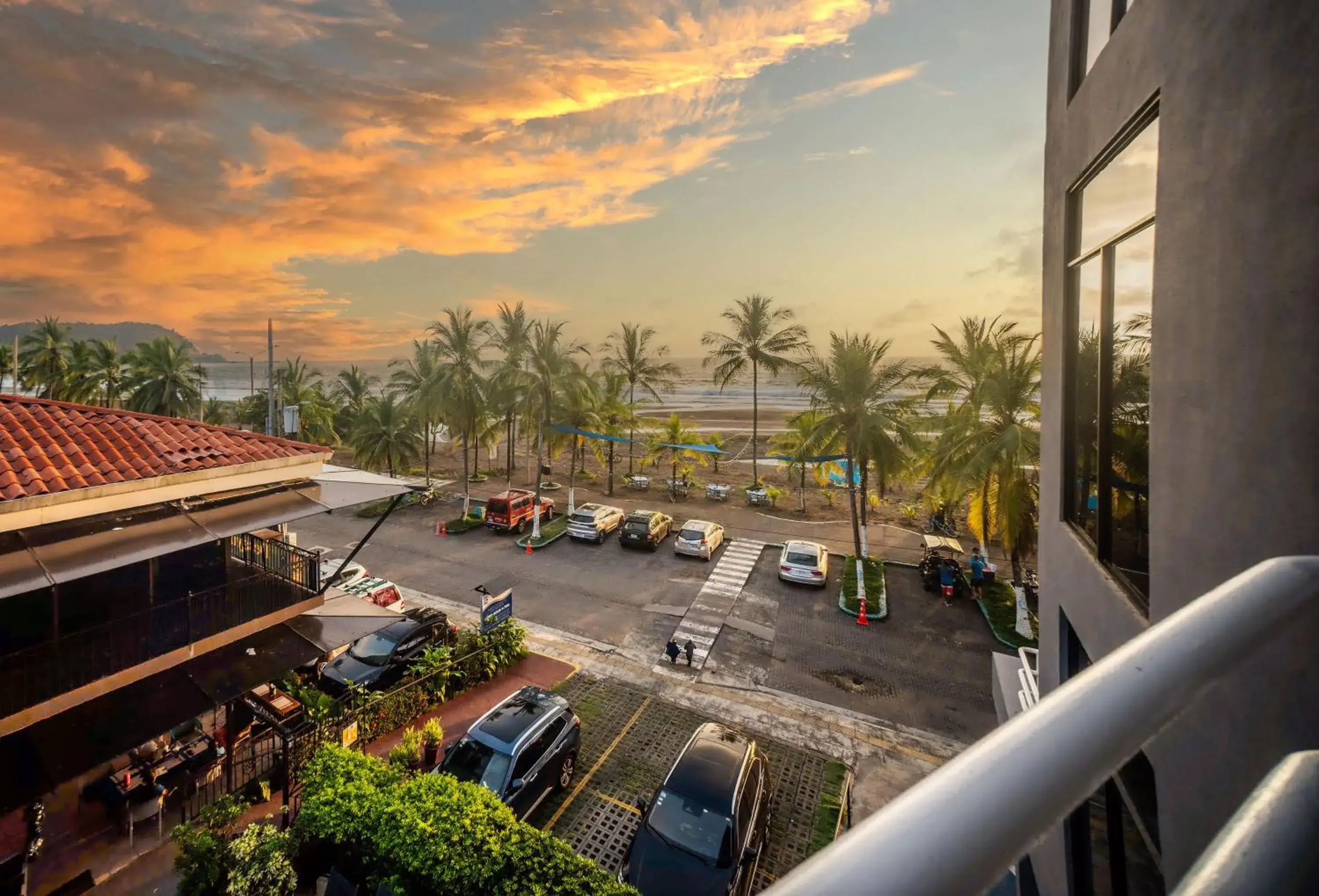 Property building in Paradise Jaco Beach Front Property building in Paradise Jaco Beach Front