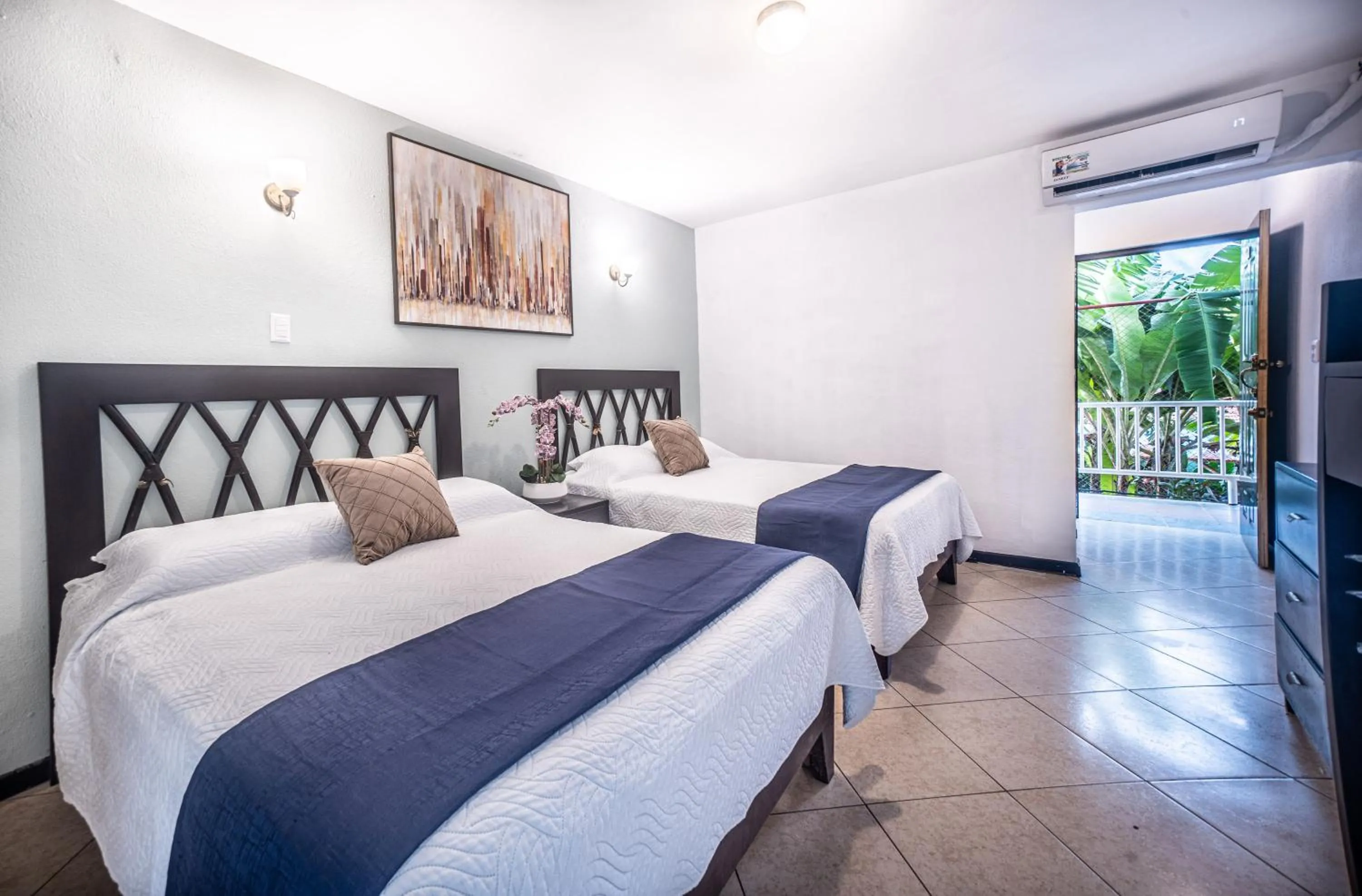 Photo of the whole room, Bed in Paradise Jaco Beach Front