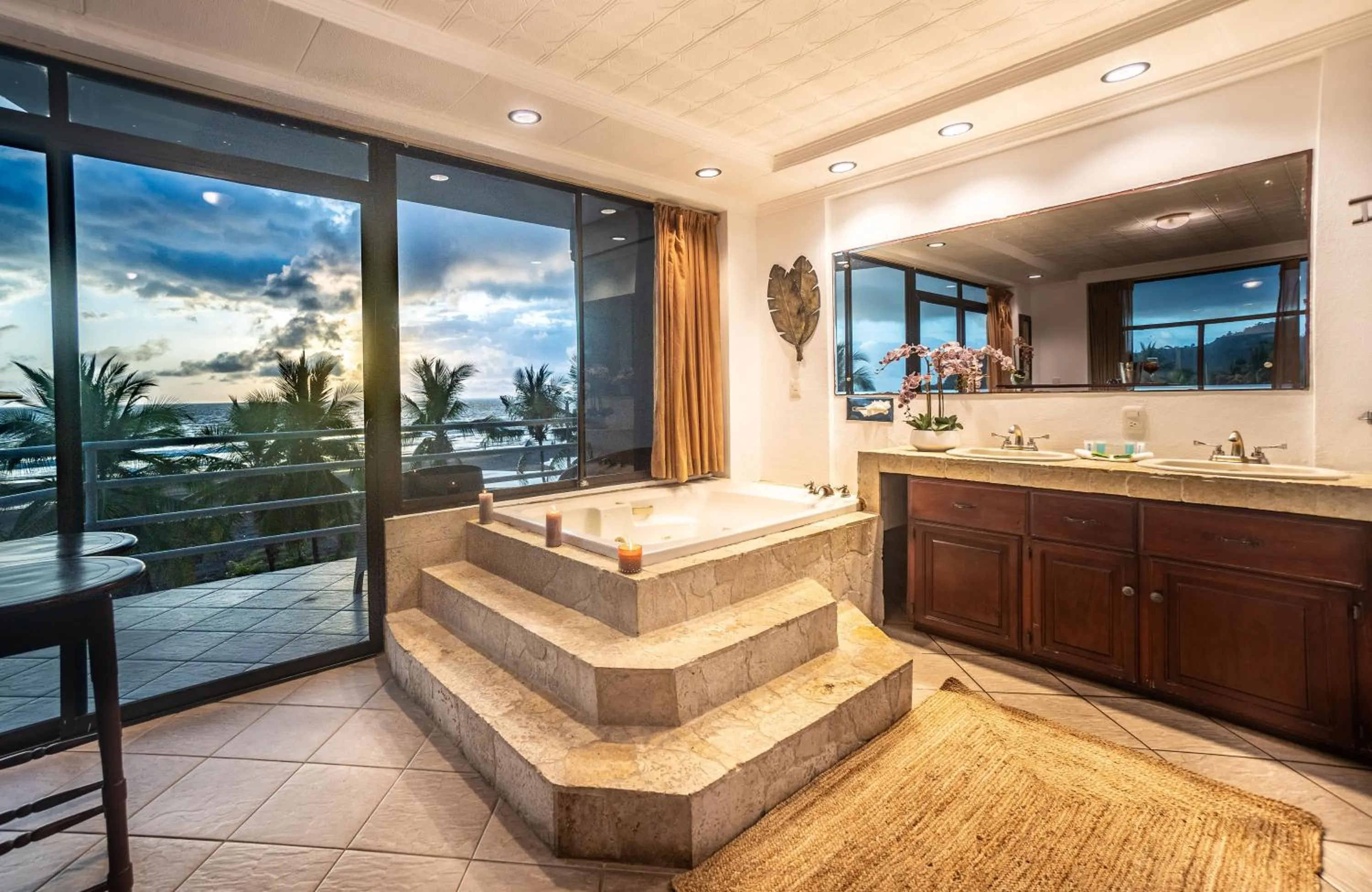 Seating area in Paradise Jaco Beach Front