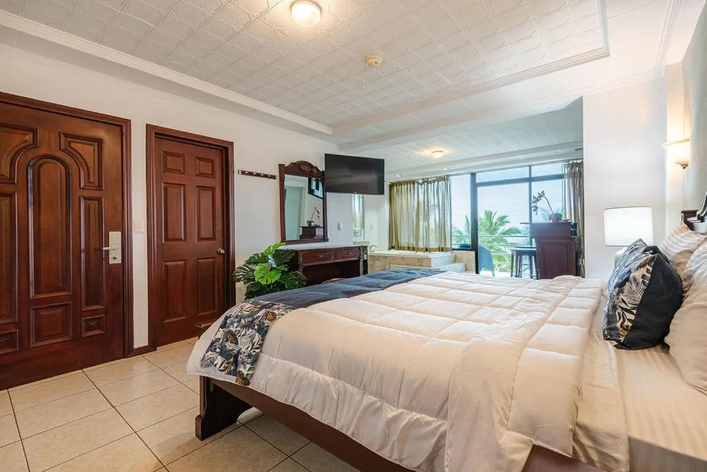 Bed in Paradise Jaco Beach Front