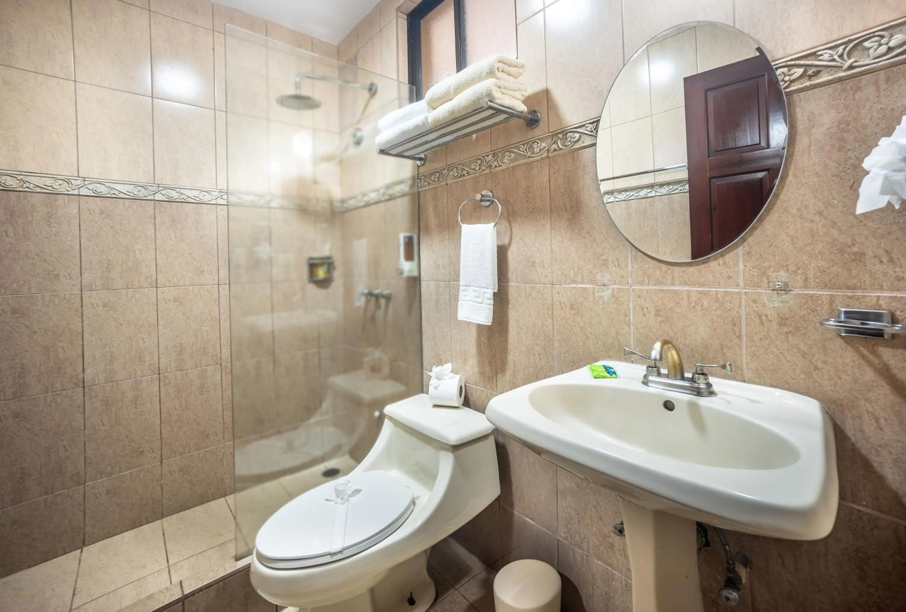 Shower in Paradise Jaco Beach Front