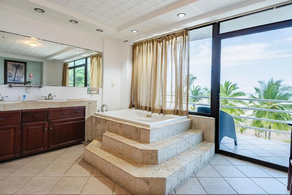 Paradise Jaco Beach Front