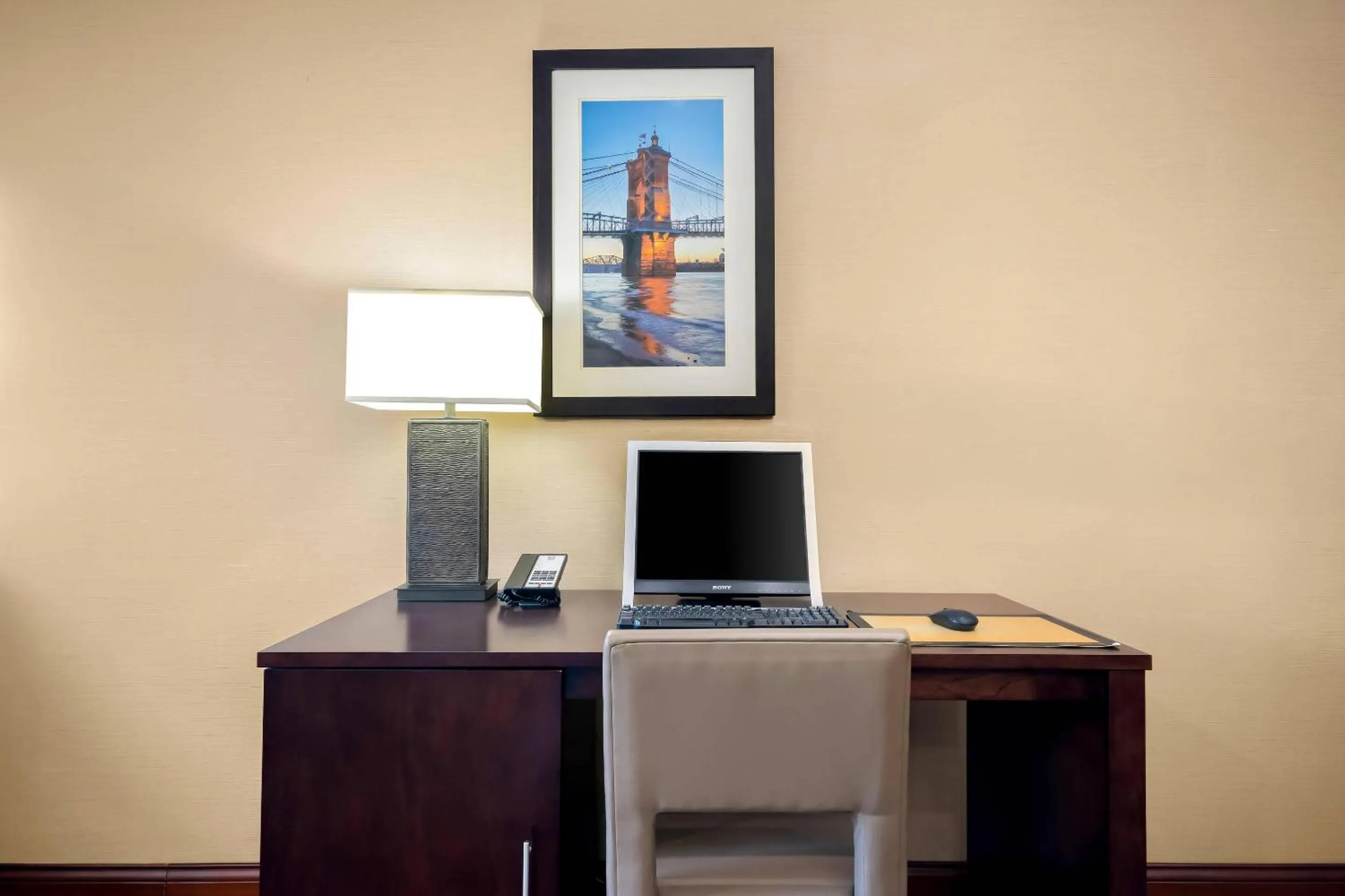 Business facilities in Comfort Inn & Suites Cincinnati Eastgate