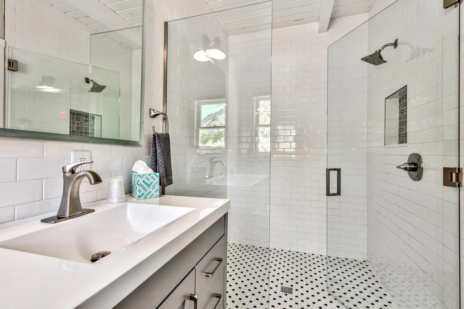 Bathroom in The Historic West Walker Motel