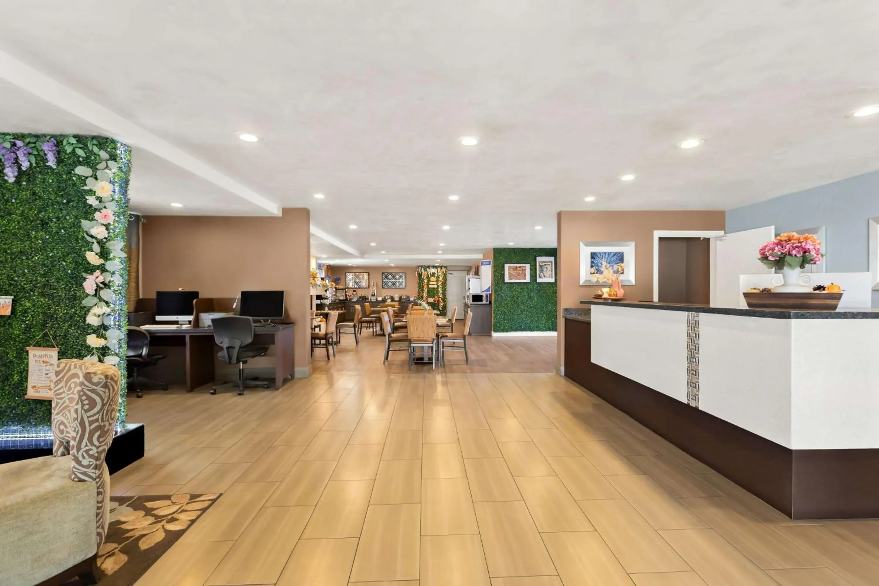 Lobby or reception in Best Western University Inn Santa Clara Lobby or reception in Best Western University Inn Santa Clara