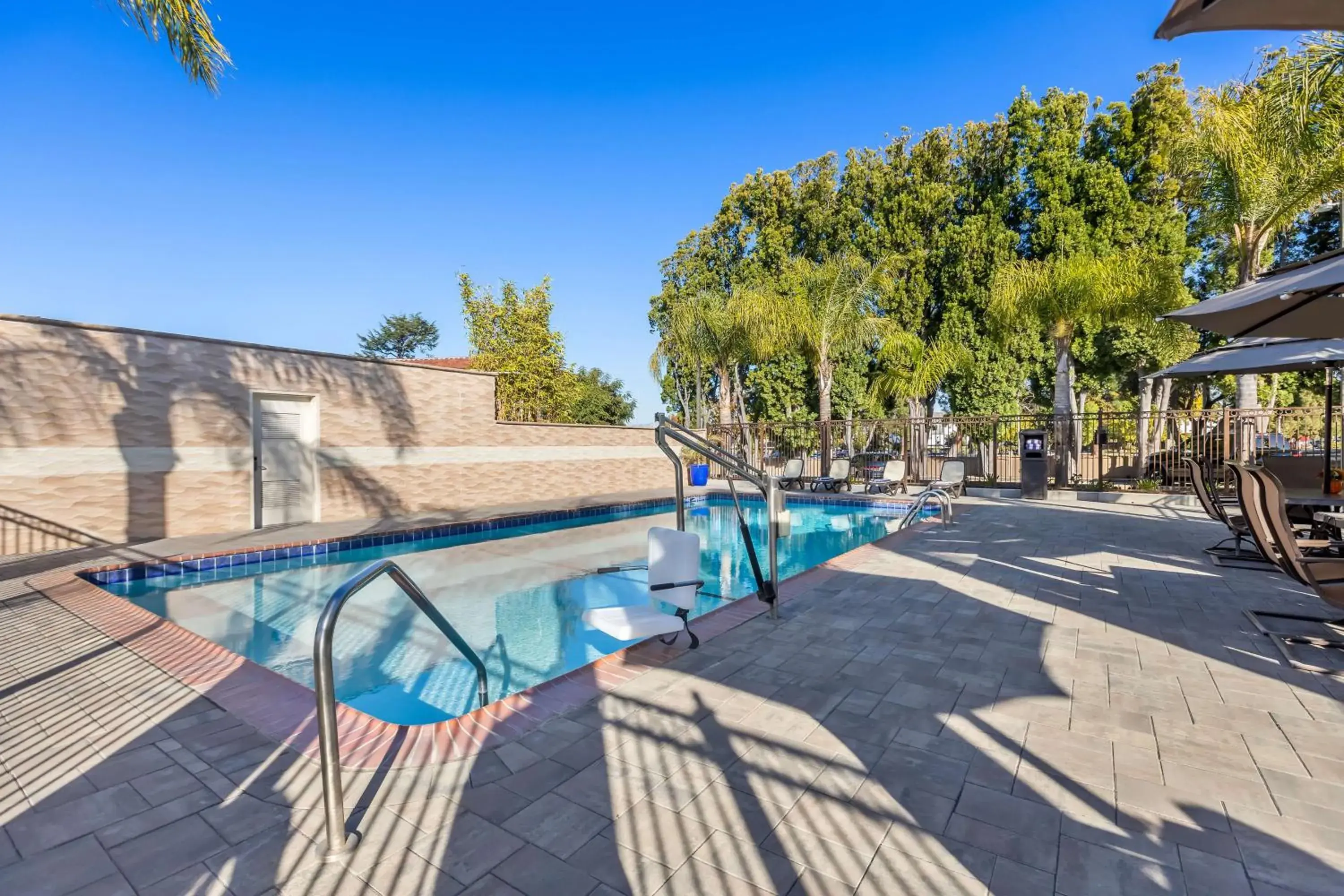 Pool view in Best Western University Inn Santa Clara Pool view in Best Western University Inn Santa Clara