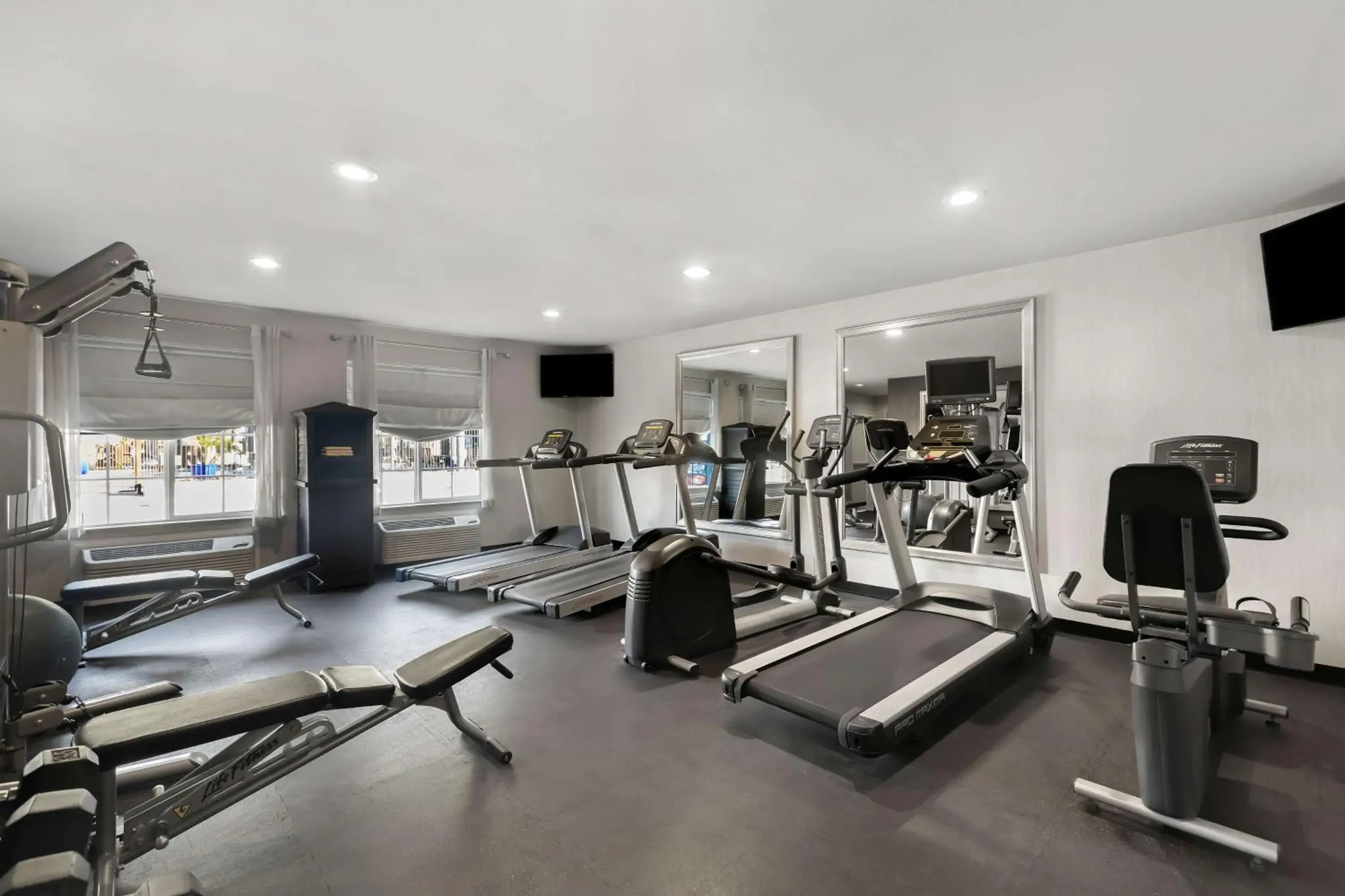 Fitness centre/facilities in Best Western University Inn Santa Clara Fitness centre/facilities in Best Western University Inn Santa Clara