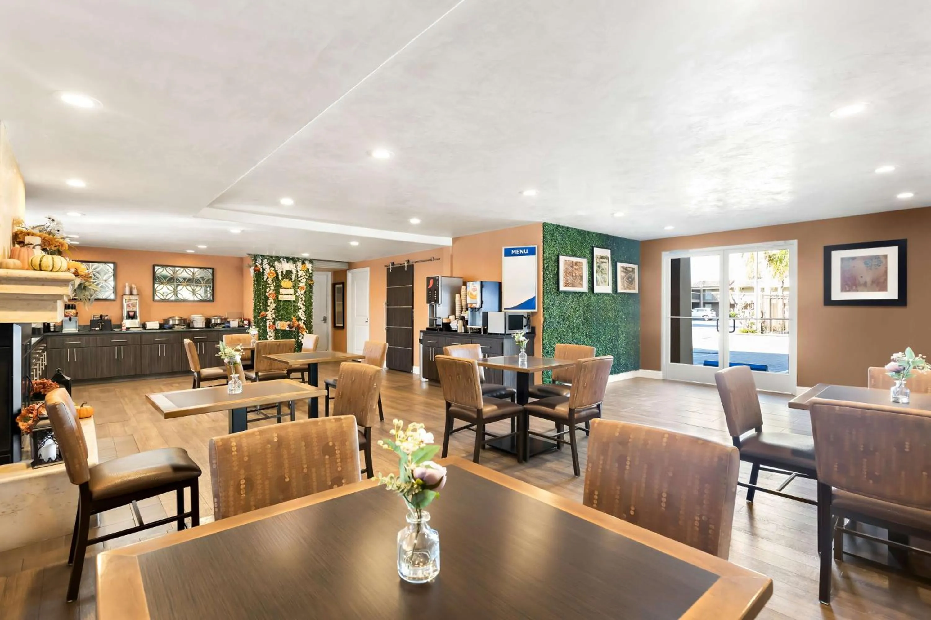 Breakfast in Best Western University Inn Santa Clara