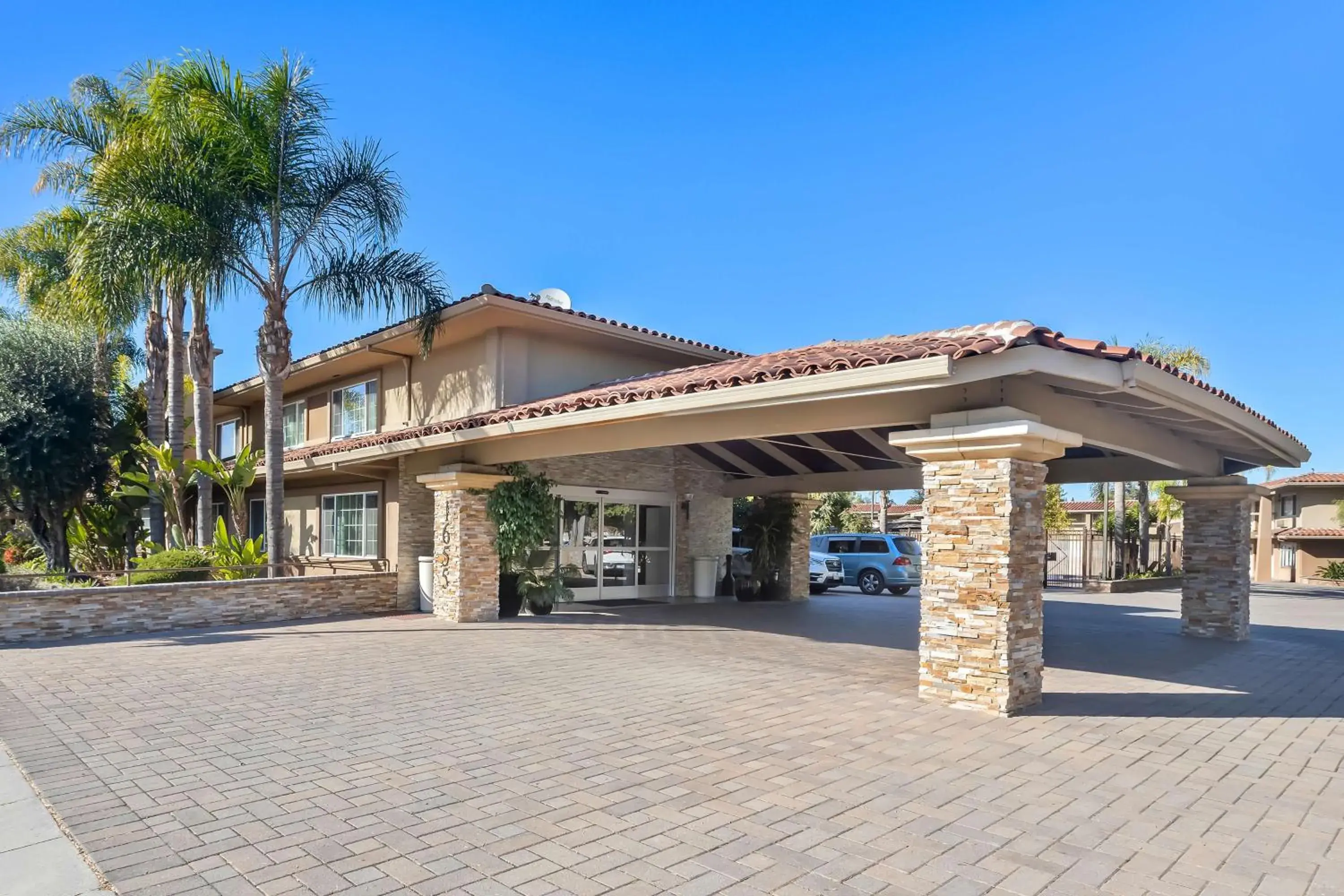 Property building in Best Western University Inn Santa Clara Property building in Best Western University Inn Santa Clara