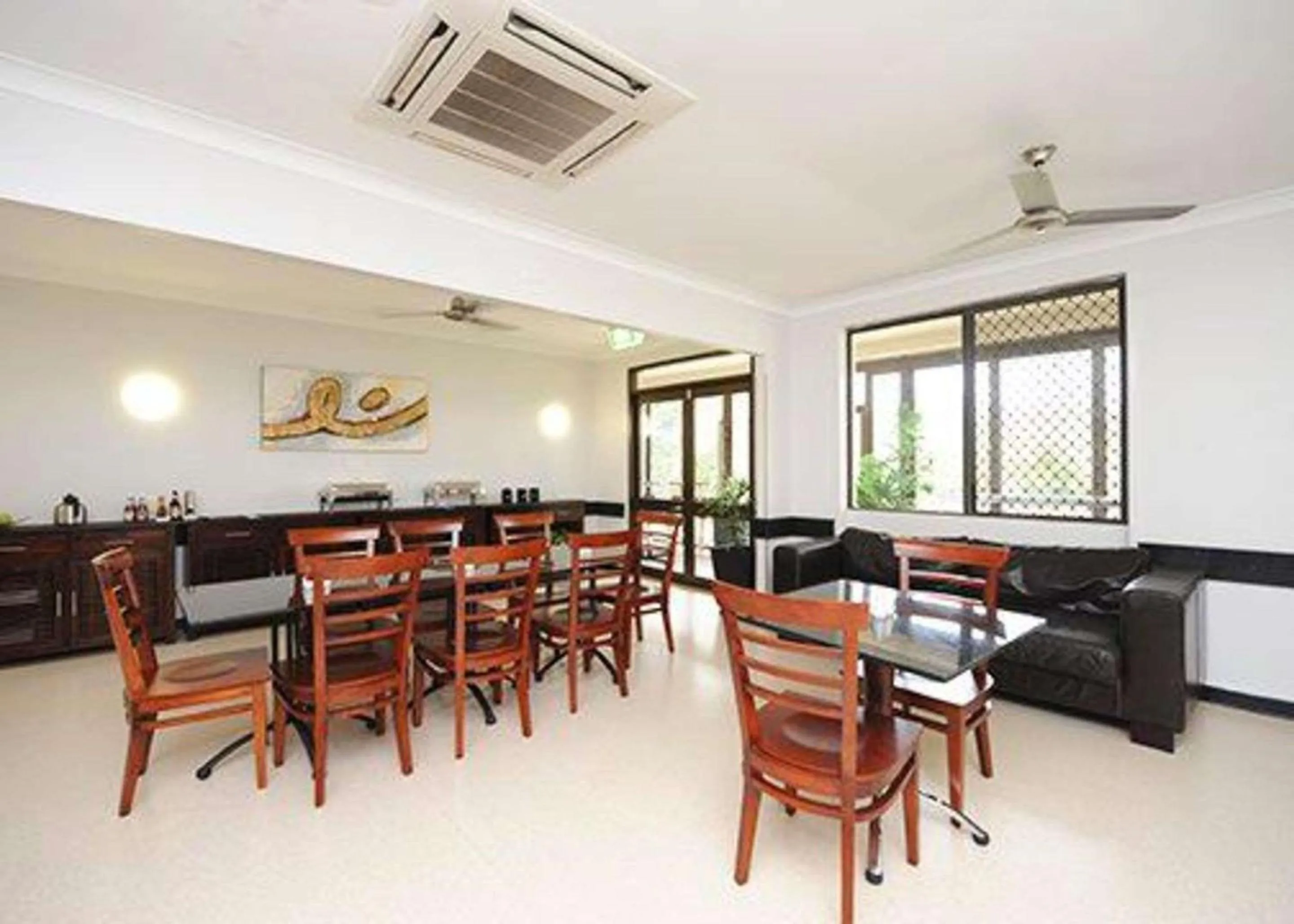 Restaurant/places to eat in Parkland Resorts Calliope