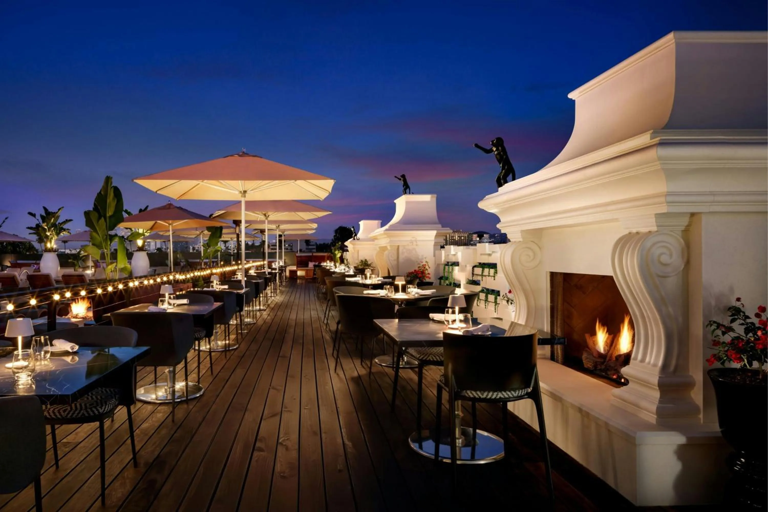 Restaurant/places to eat in SLS Hotel, a Luxury Collection Hotel, Beverly Hills